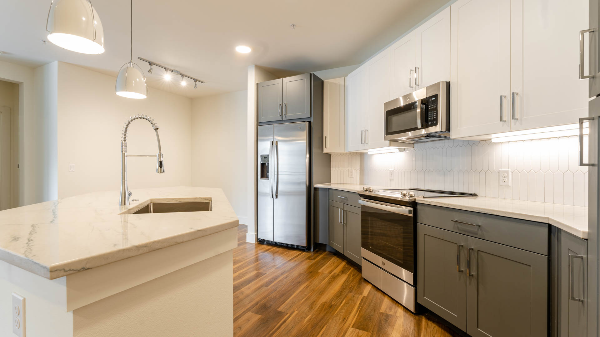 Olivian at the Realm Apartments 6 of 12