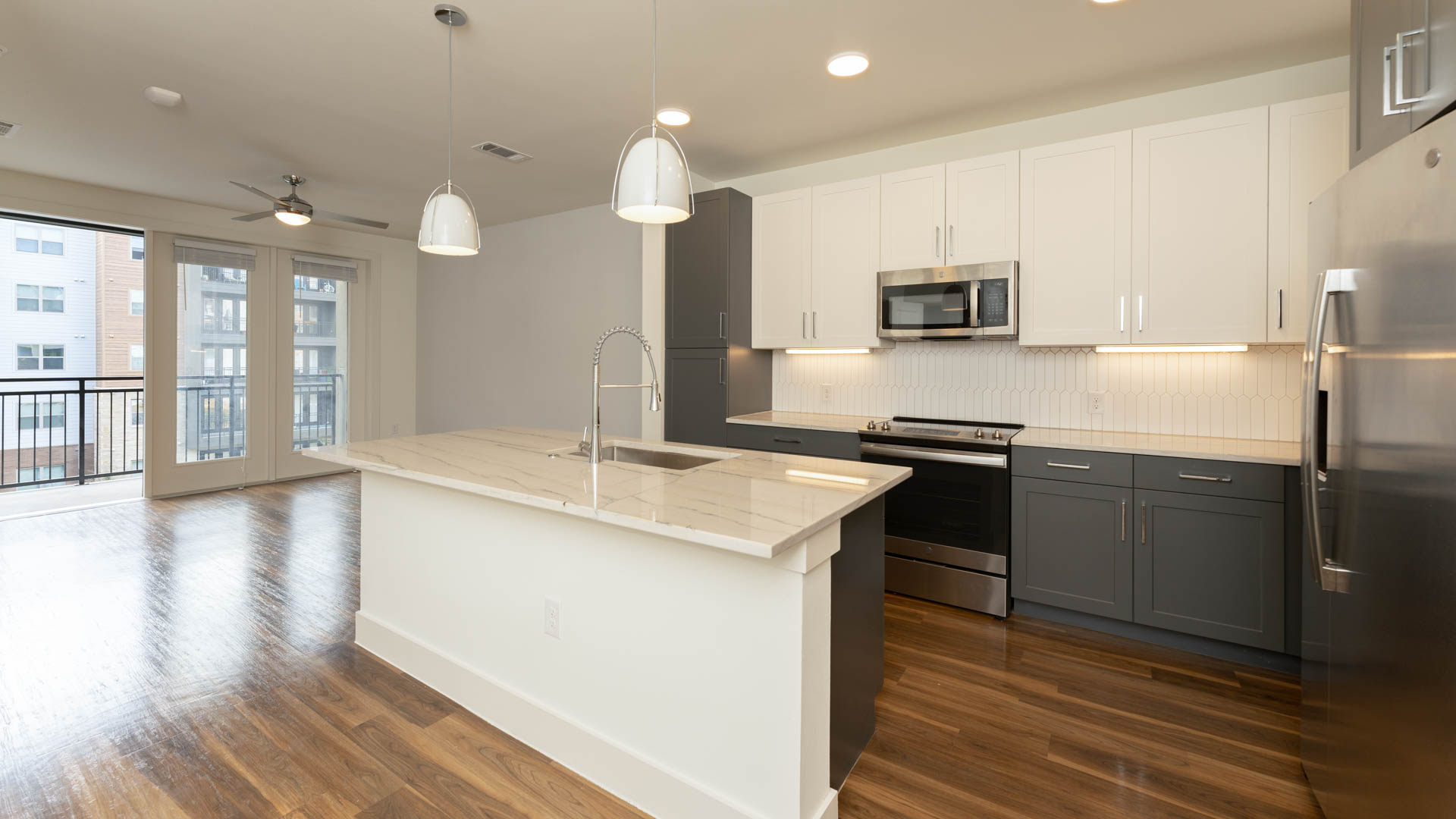 Olivian at the Realm Apartments 8 of 12
