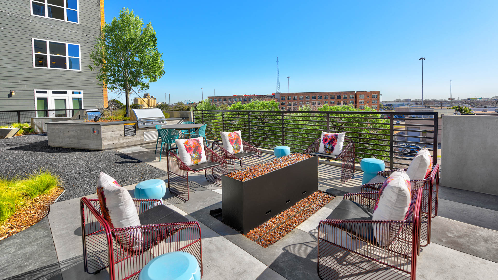Roof deck at Indie Deep Ellum Apartments (4 of 5)