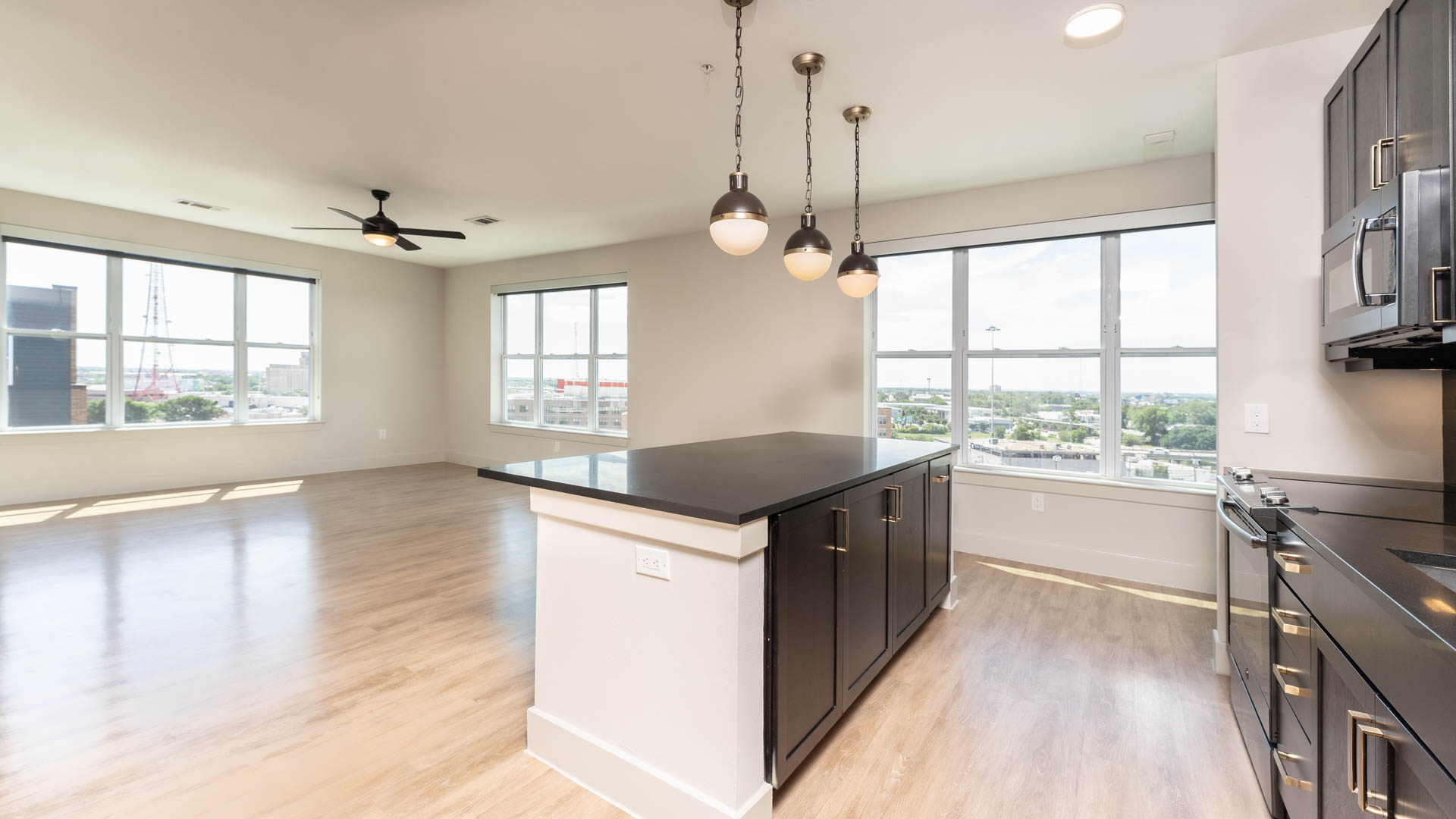 Indie Deep Ellum Apartments 8 of 12