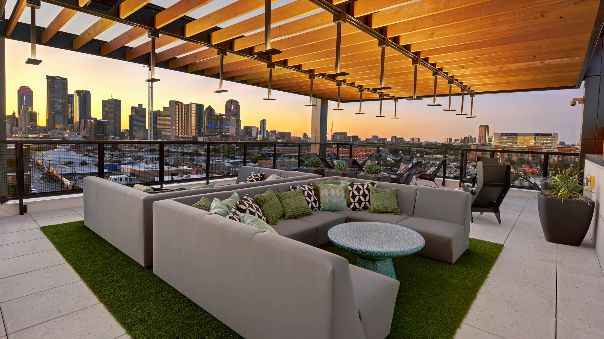 Roof deck at Indie Deep Ellum Apartments (1 of 5)