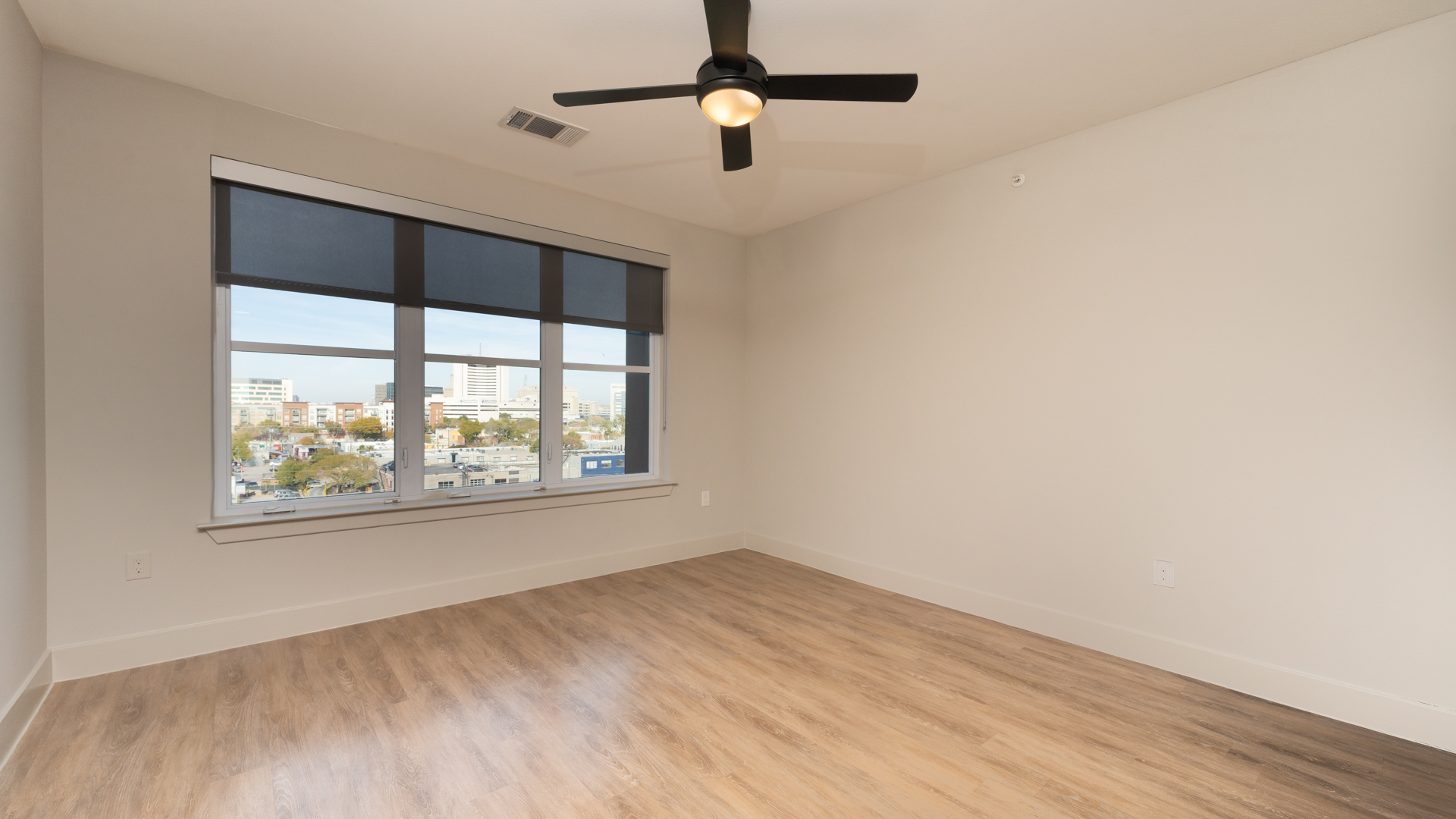 Indie Deep Ellum Apartments 11 of 12
