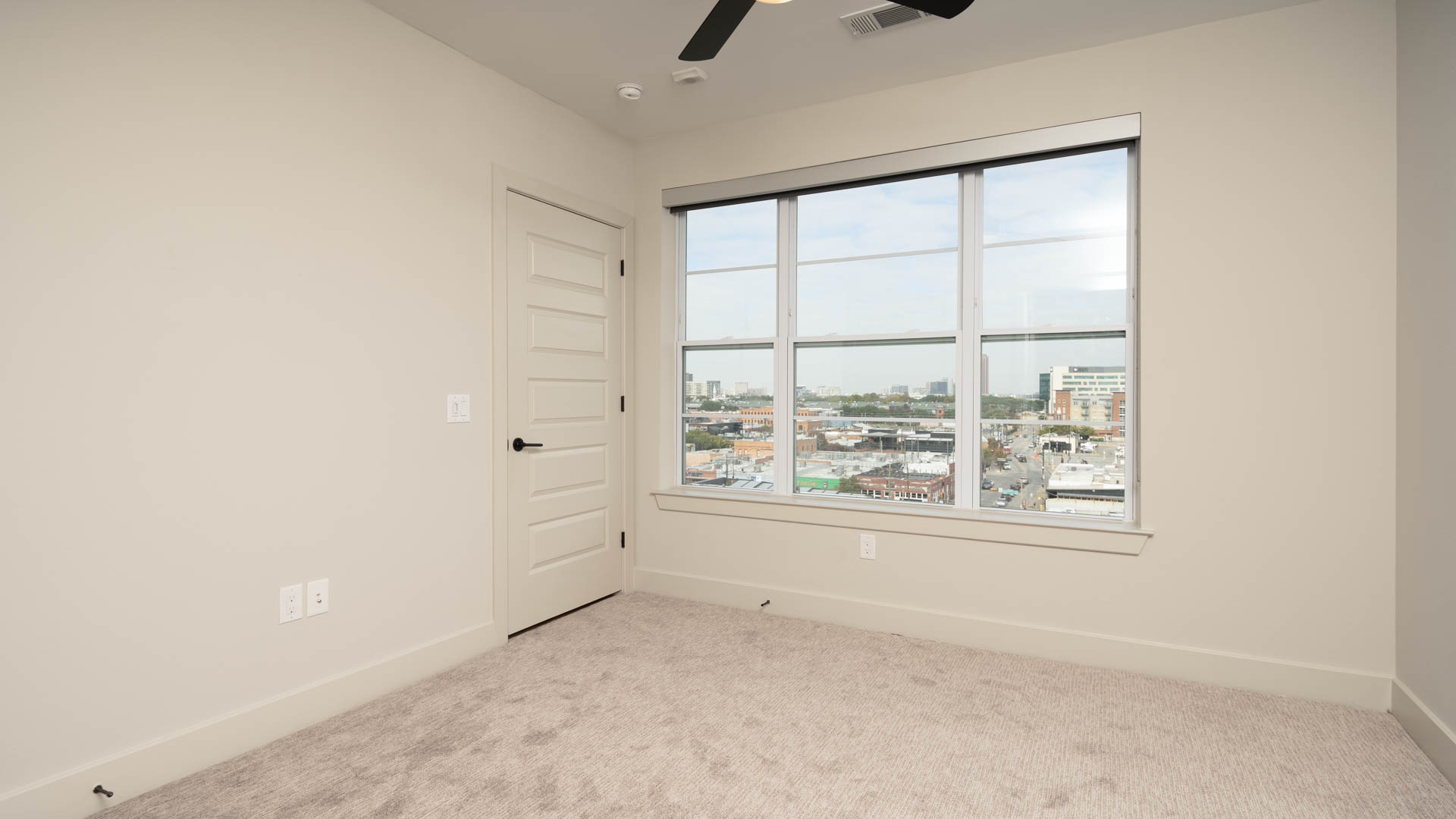 Indie Deep Ellum Apartments 4 of 11