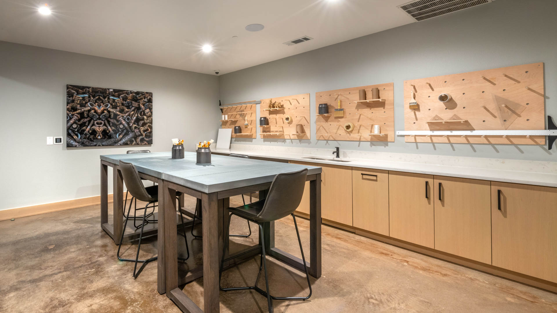 Work space at Indie Deep Ellum Apartments (1 of 2)