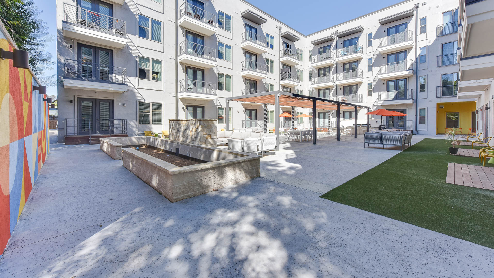 Courtyard at St. Johns West Apartments