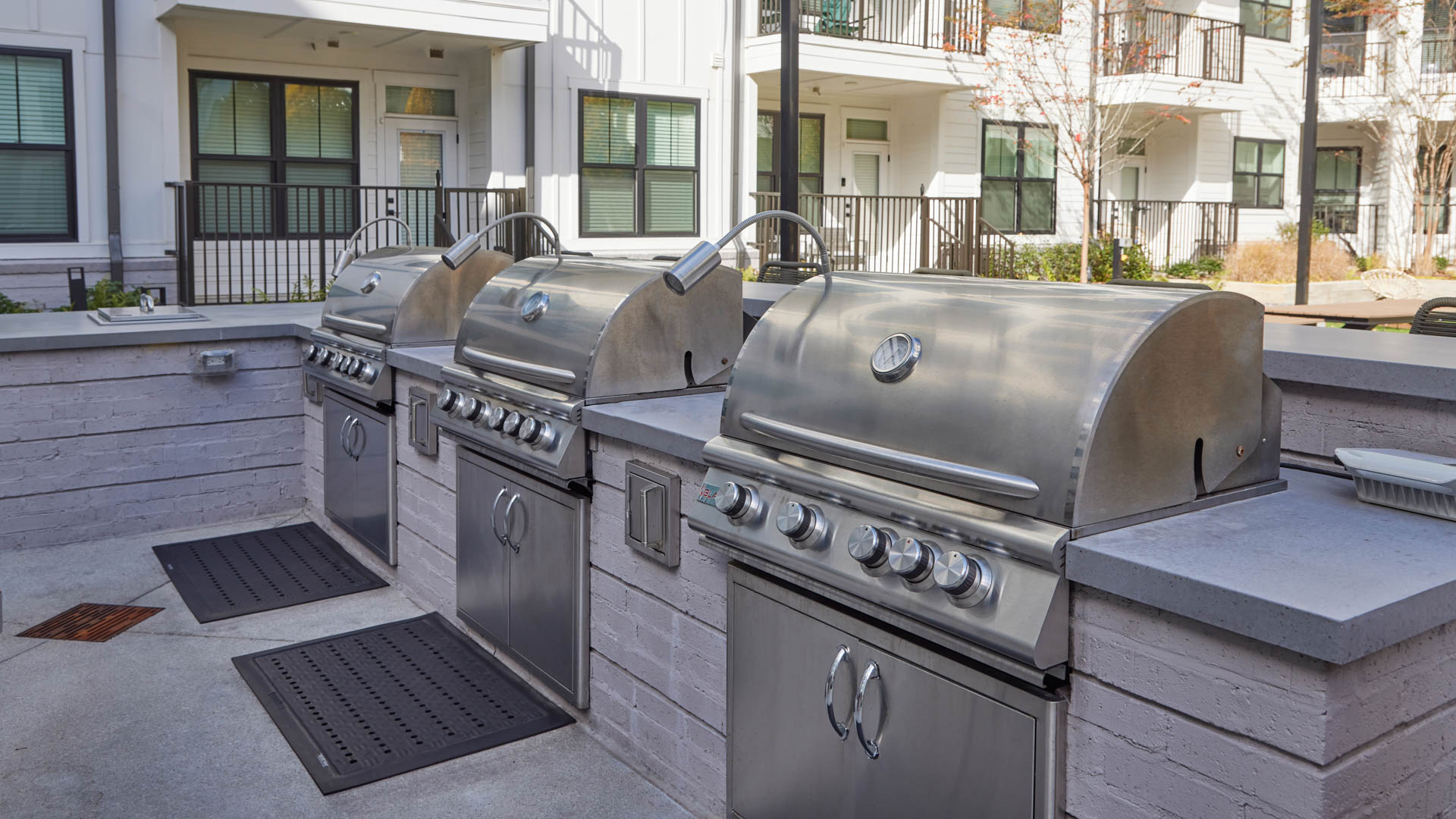 Grill area at Luna Upper Westside Apartments (2 of 4)