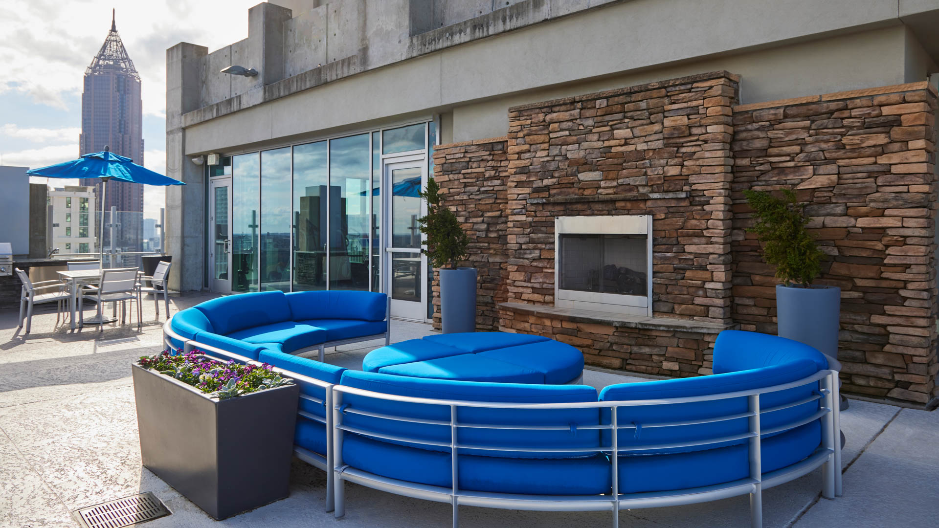 Lounge at Skyhouse South Apartments (5 of 8)