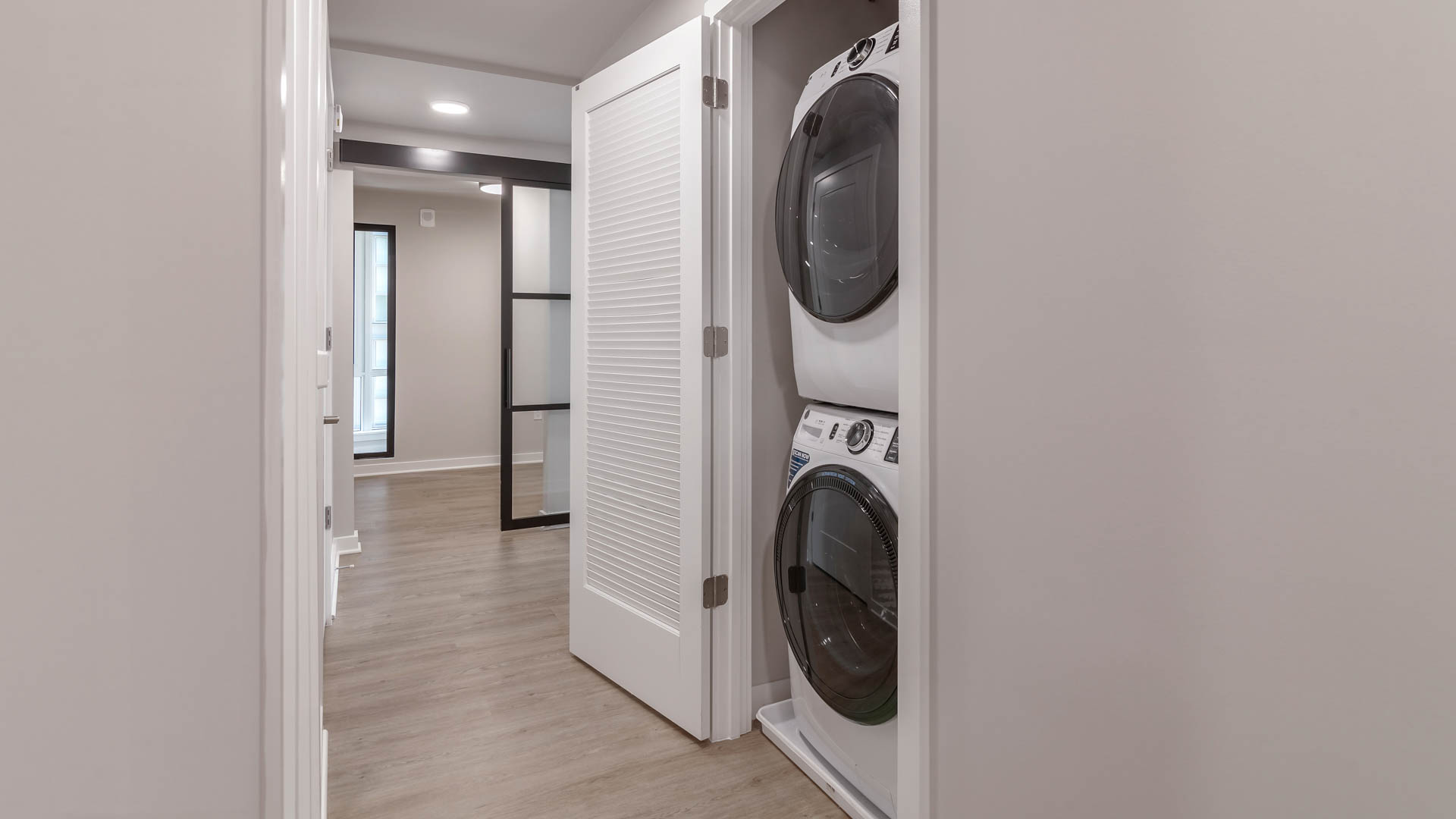 Reverb Apartments 7 of 9