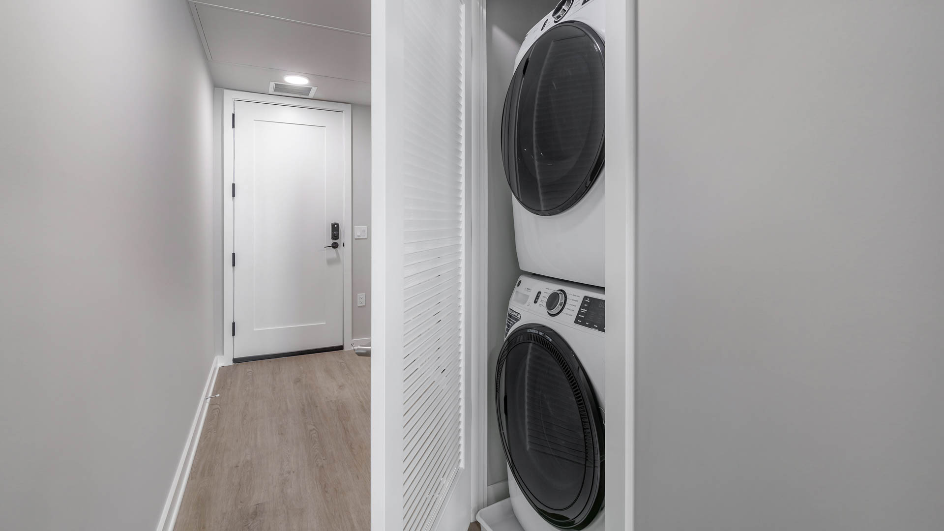 Reverb Apartments 4 of 6