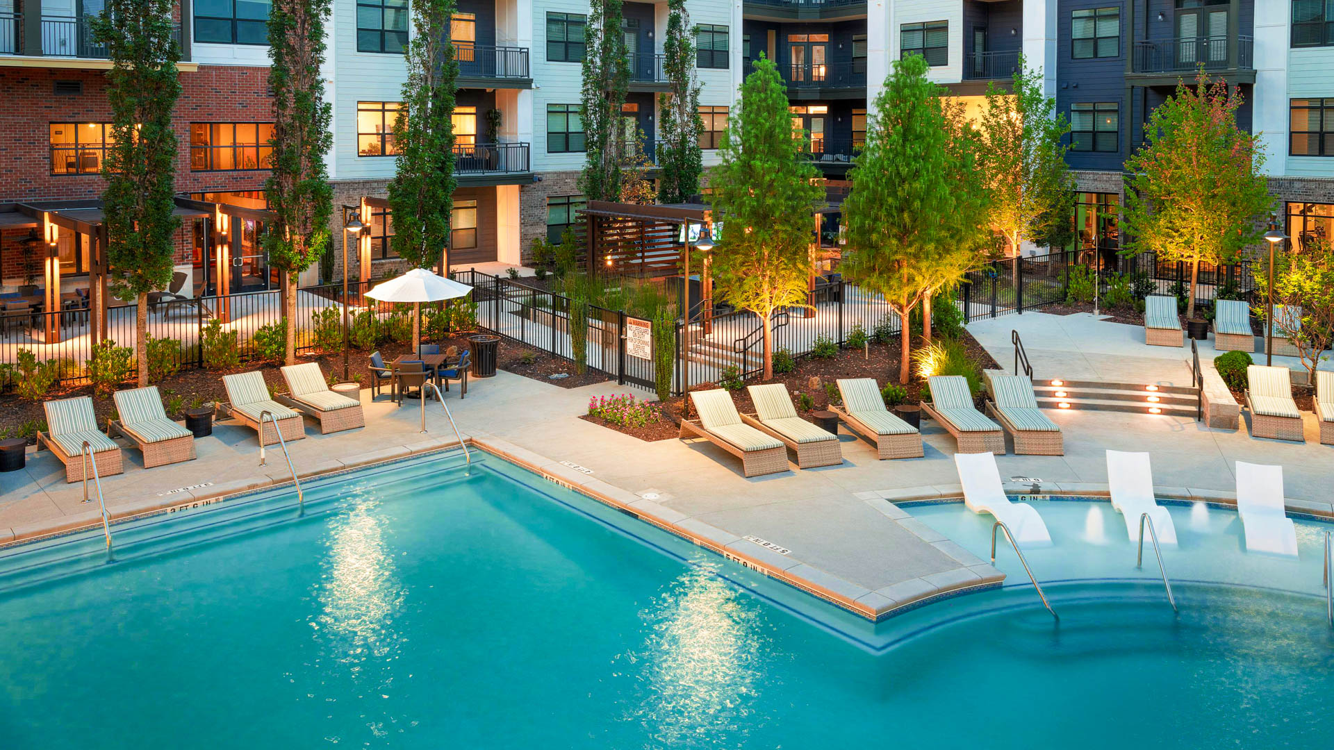 Pool at The Baxter Apartments (4 of 4)