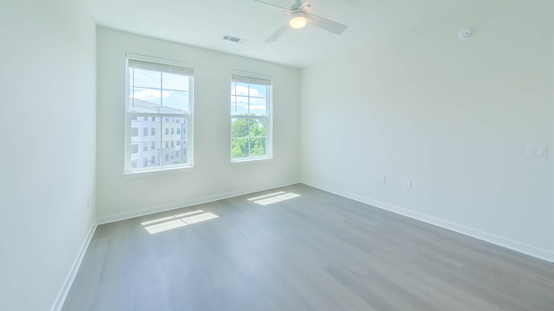 Alexan Harrison Apartments 3 of 11