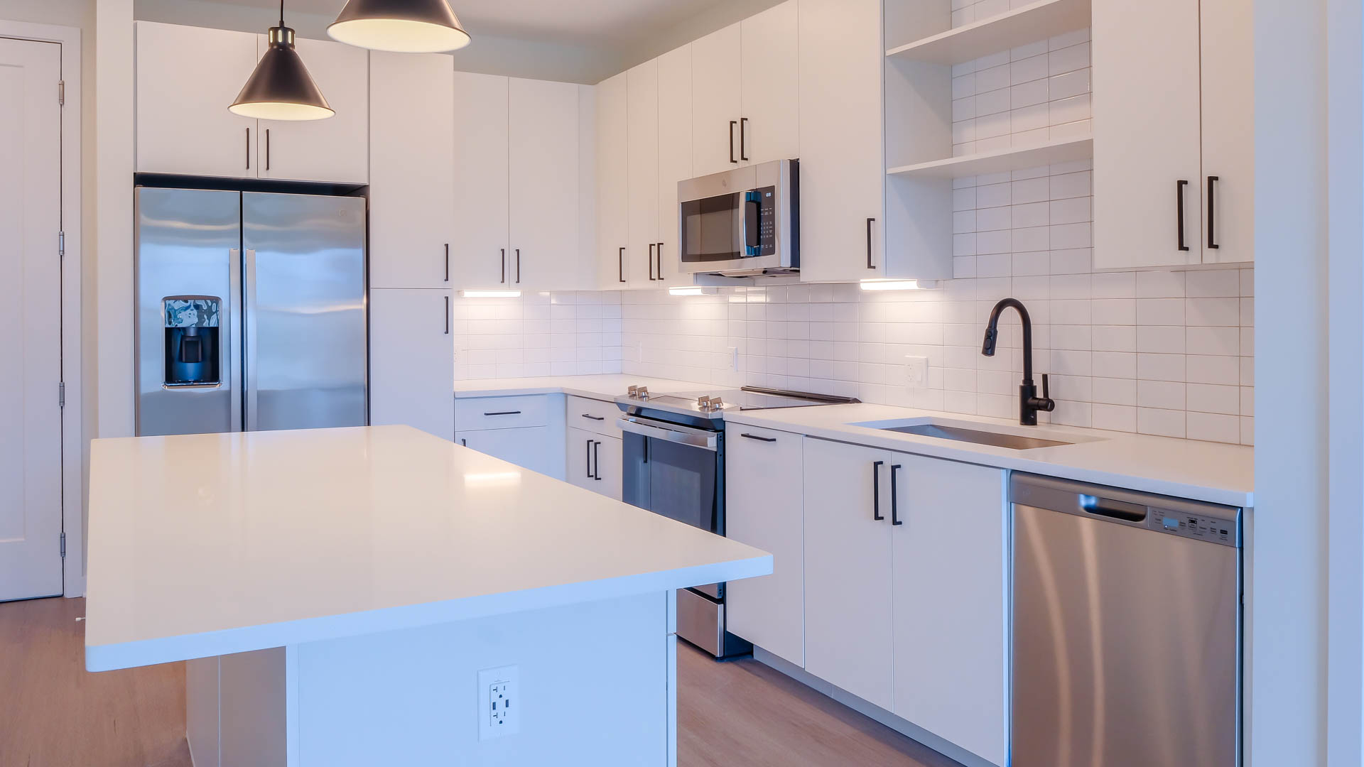 Alexan Harrison Apartments 4 of 11