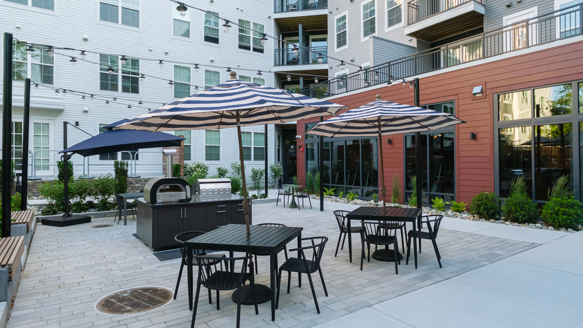 Courtyard at Alexan Harrison Apartments (4 of 8)
