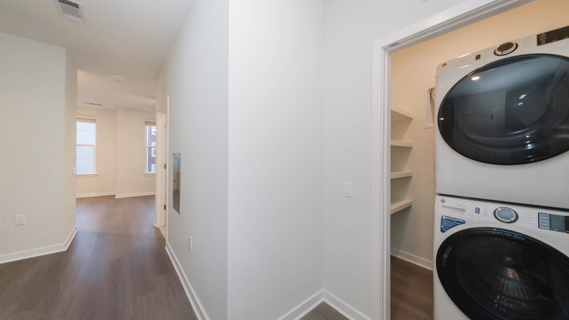 Alexan Harrison Apartments 4 of 8