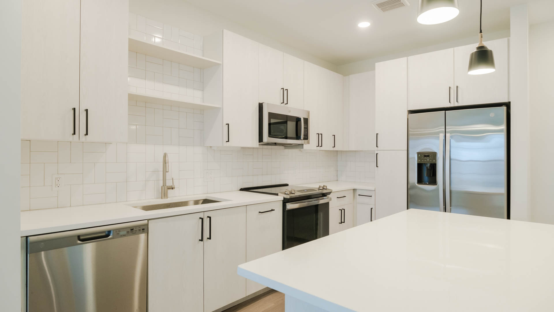 Alexan Harrison Apartments 9 of 12