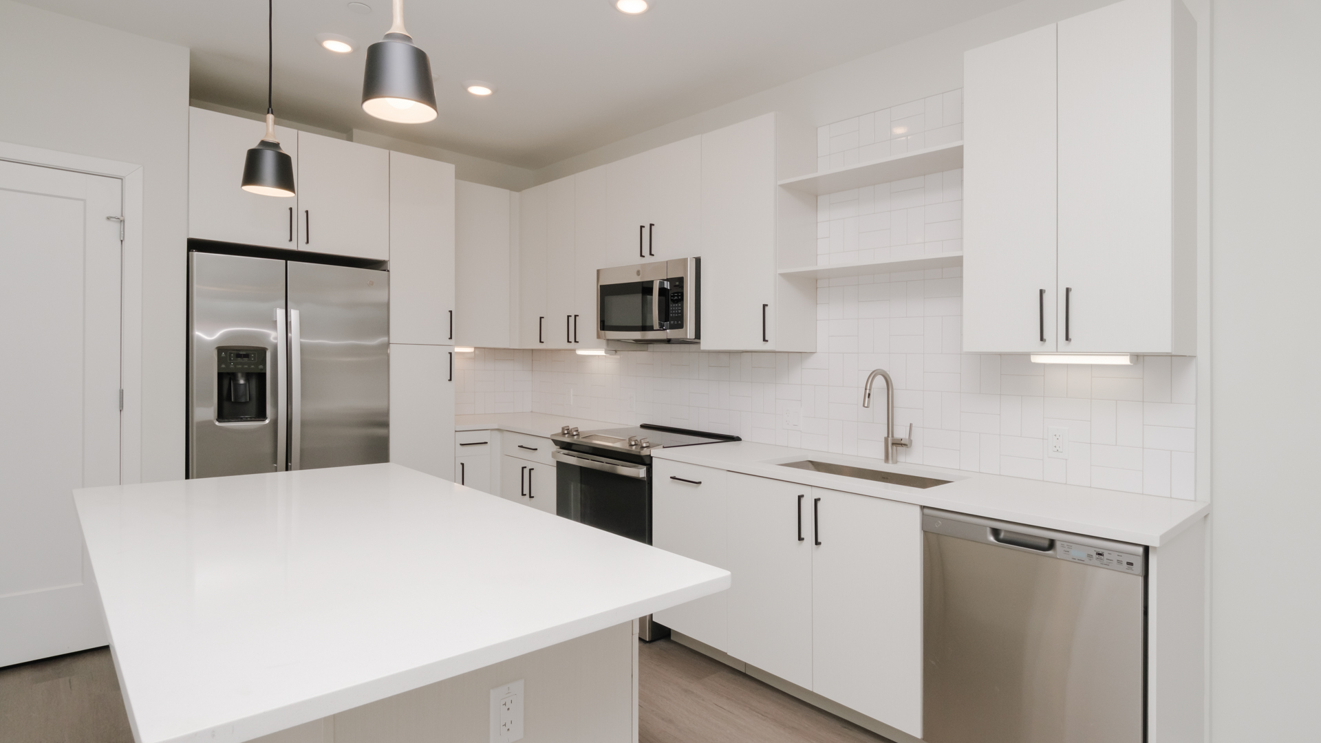 Alexan Harrison Apartments 5 of 12