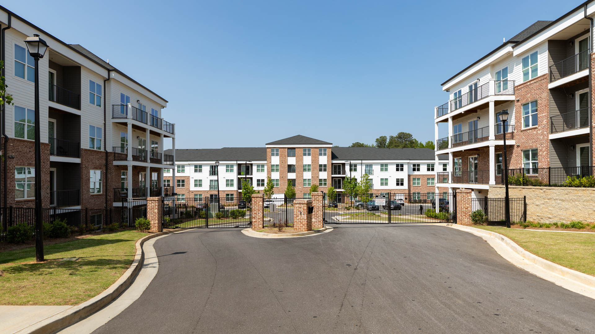 Richmond Row Apartments 3 of 12