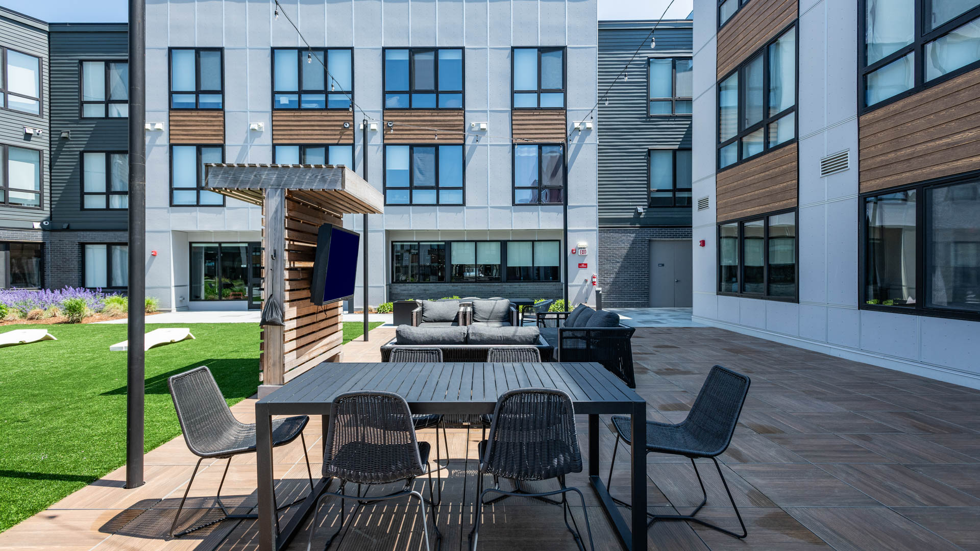 Courtyard at Helix Apartments (1 of 4)