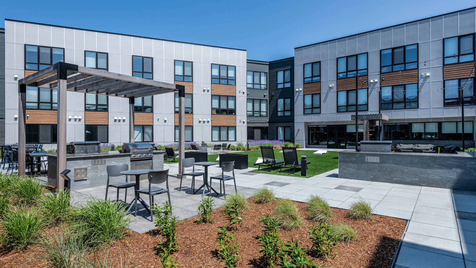 Courtyard at Helix Apartments (3 of 4)