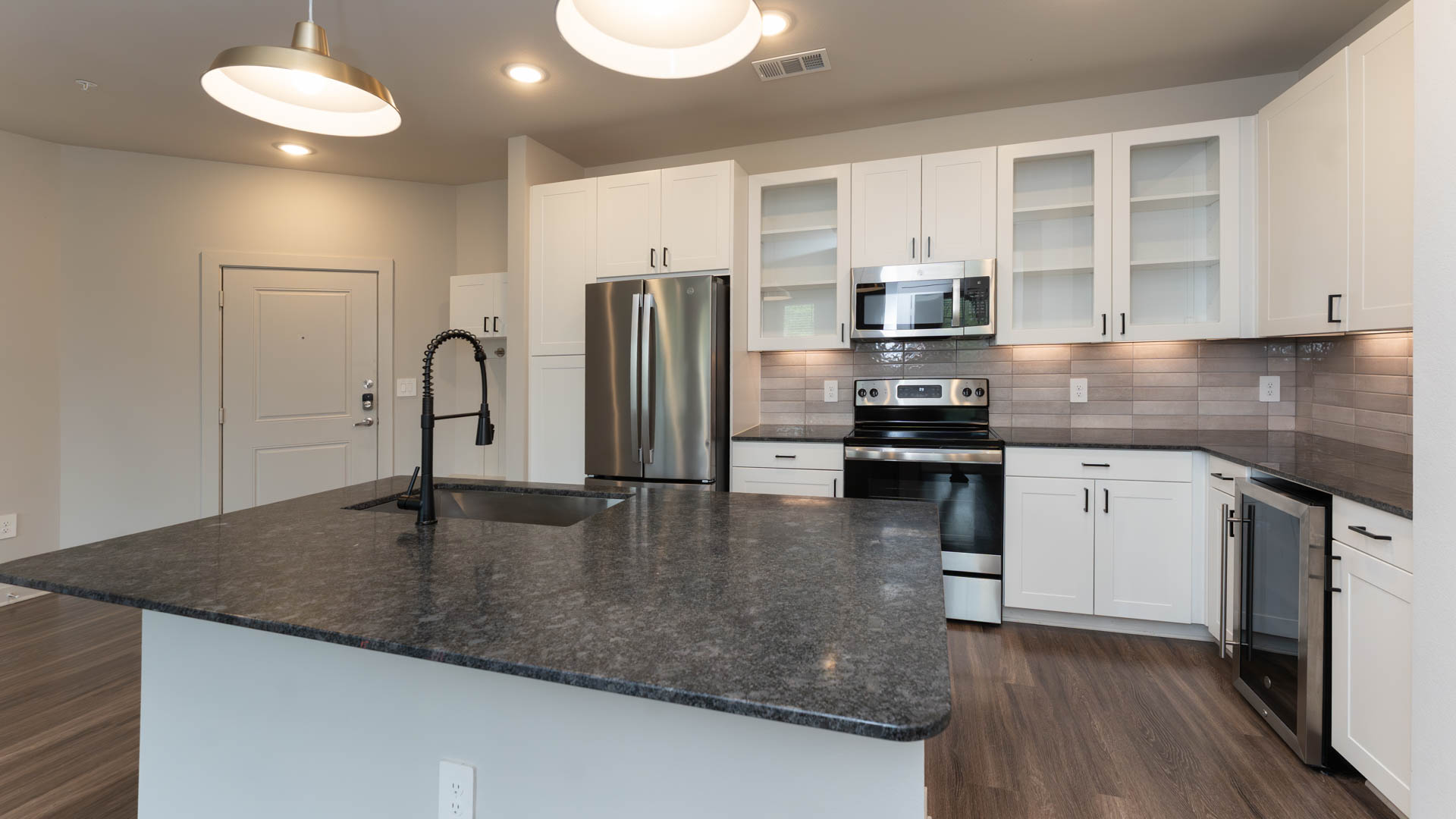 Trailwinds Grapevine Apartments 2 of 12