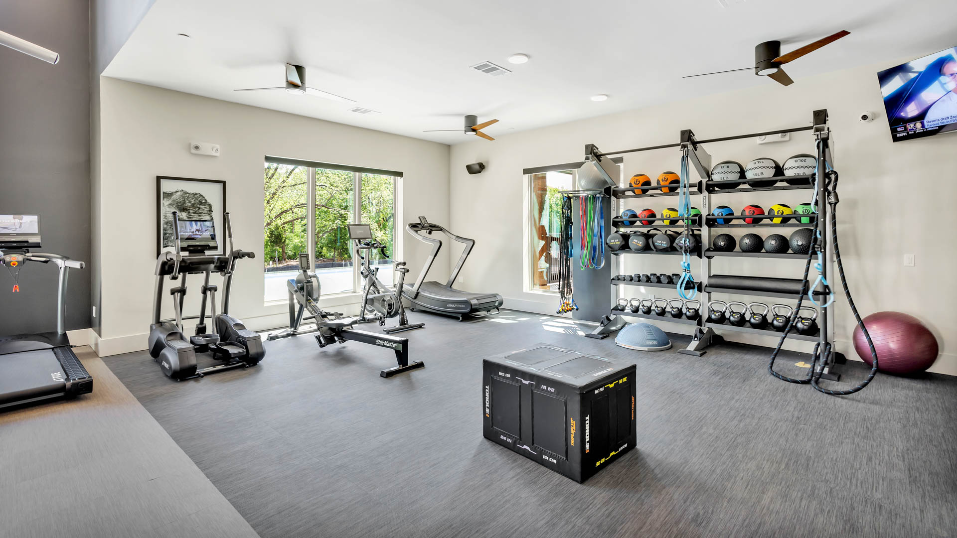 Gym at Trailwinds Grapevine Apartments (3 of 4)