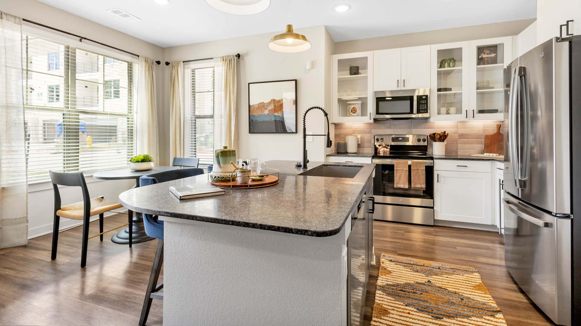 Trailwinds Grapevine Apartments 3 of 12