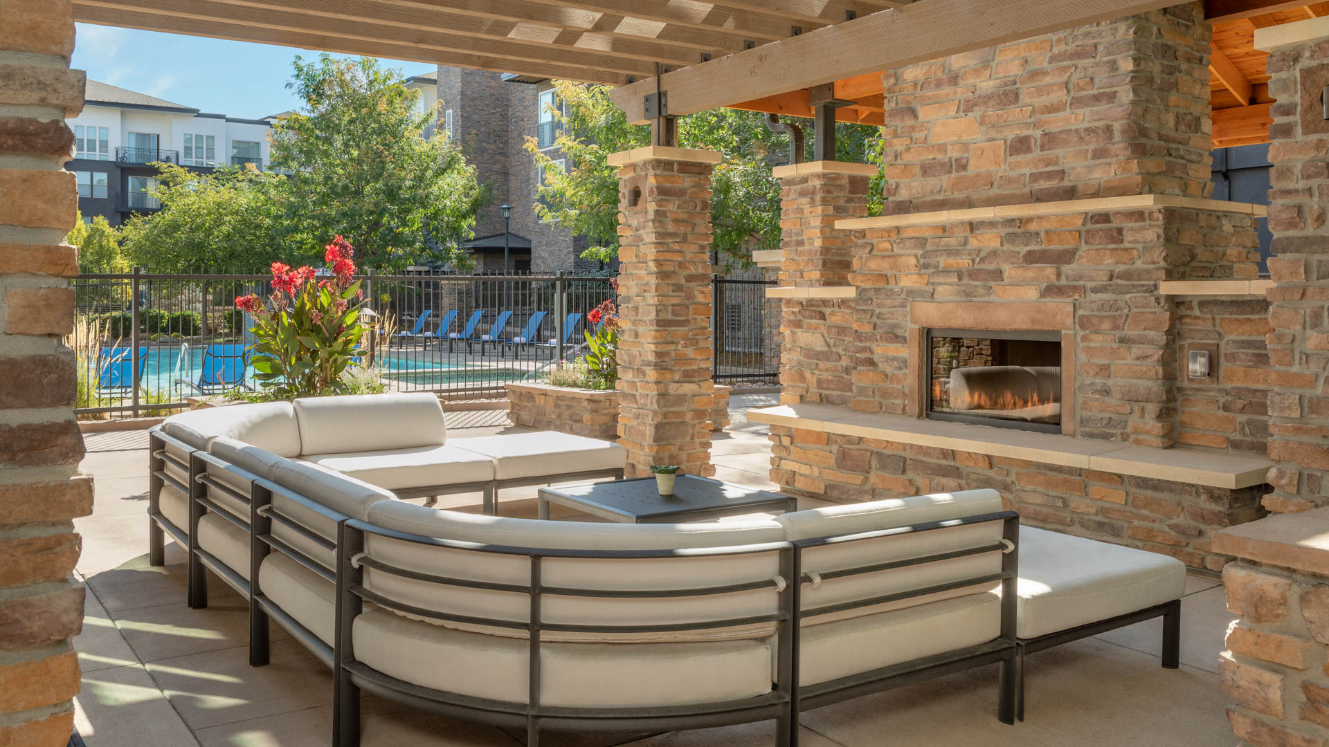 Lounge at Arbour Square Apartments (4 of 4)