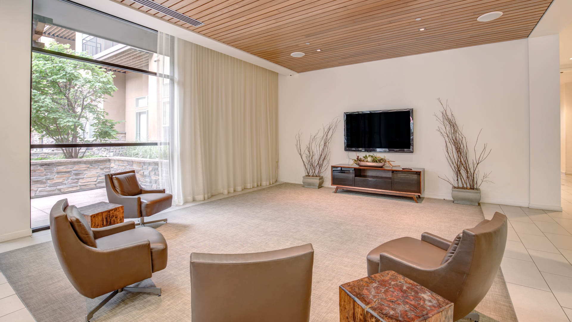 Lounge at Arbour Square Apartments (1 of 4)
