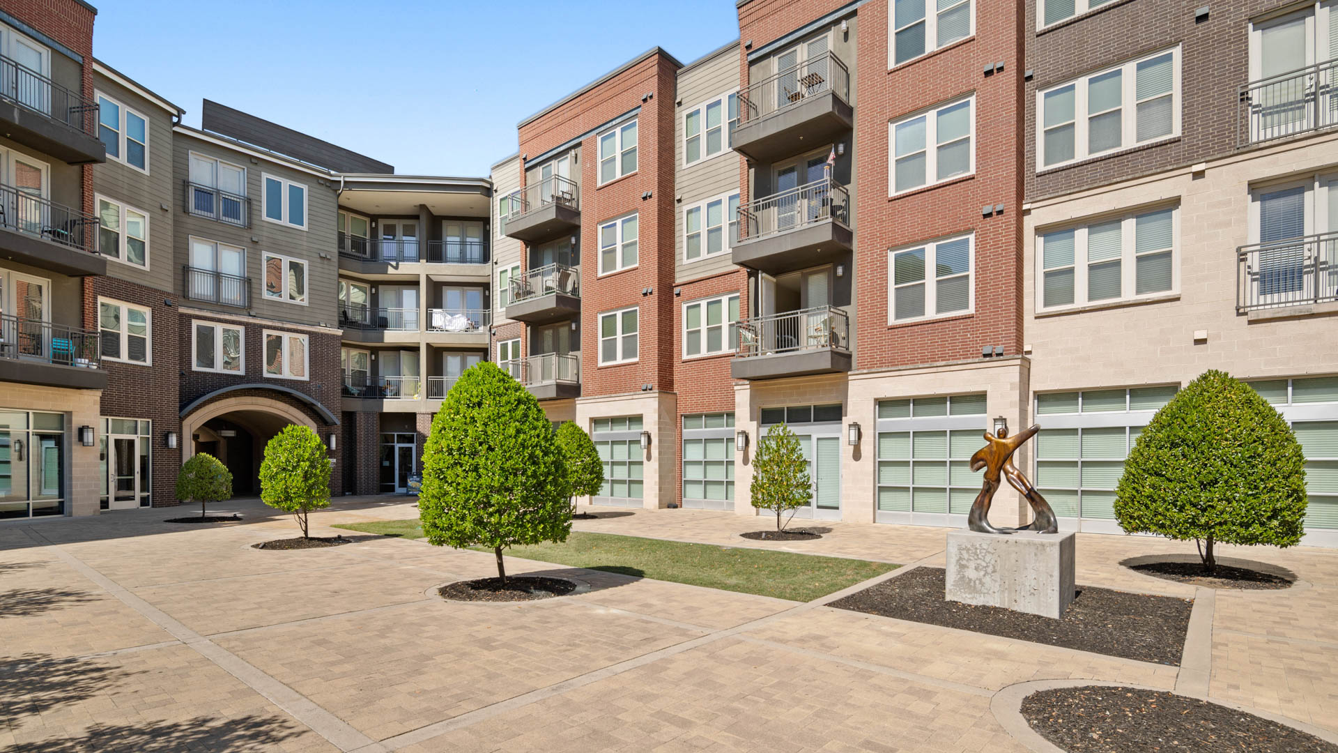 Courtyard at Union at Carrollton Square Apartments (3 of 4)
