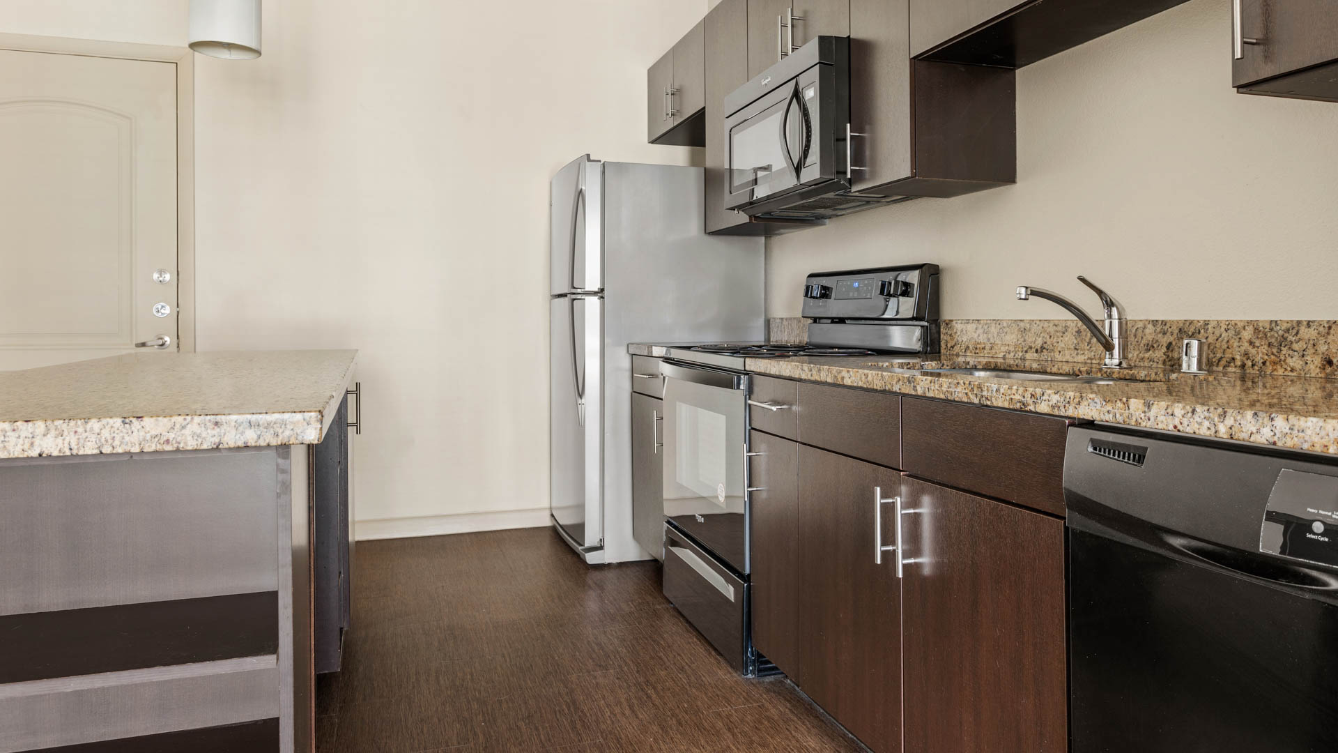 Union at Carrollton Square Apartments 4 of 12