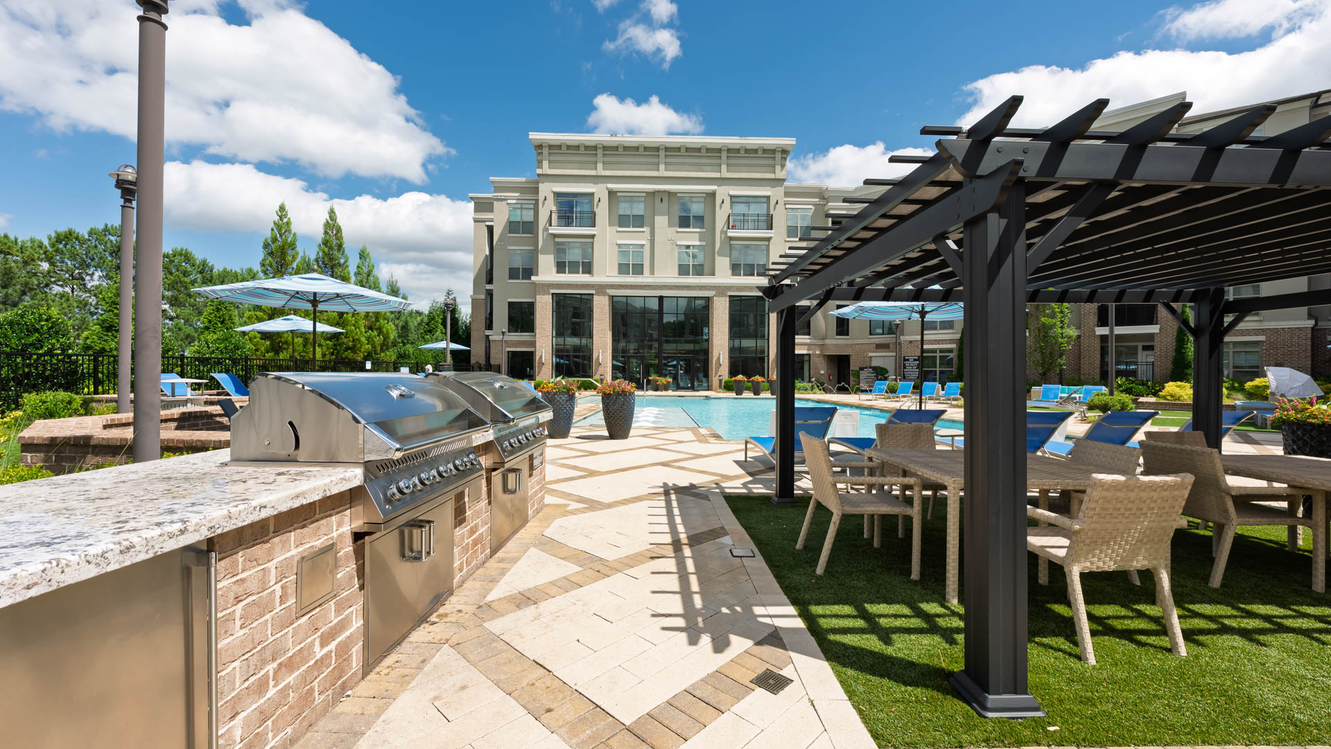Pool at The View at Woodstock Apartments (2 of 3)