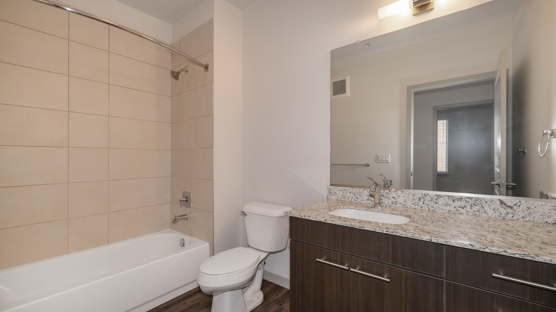 Milehouse Apartments 4 of 8