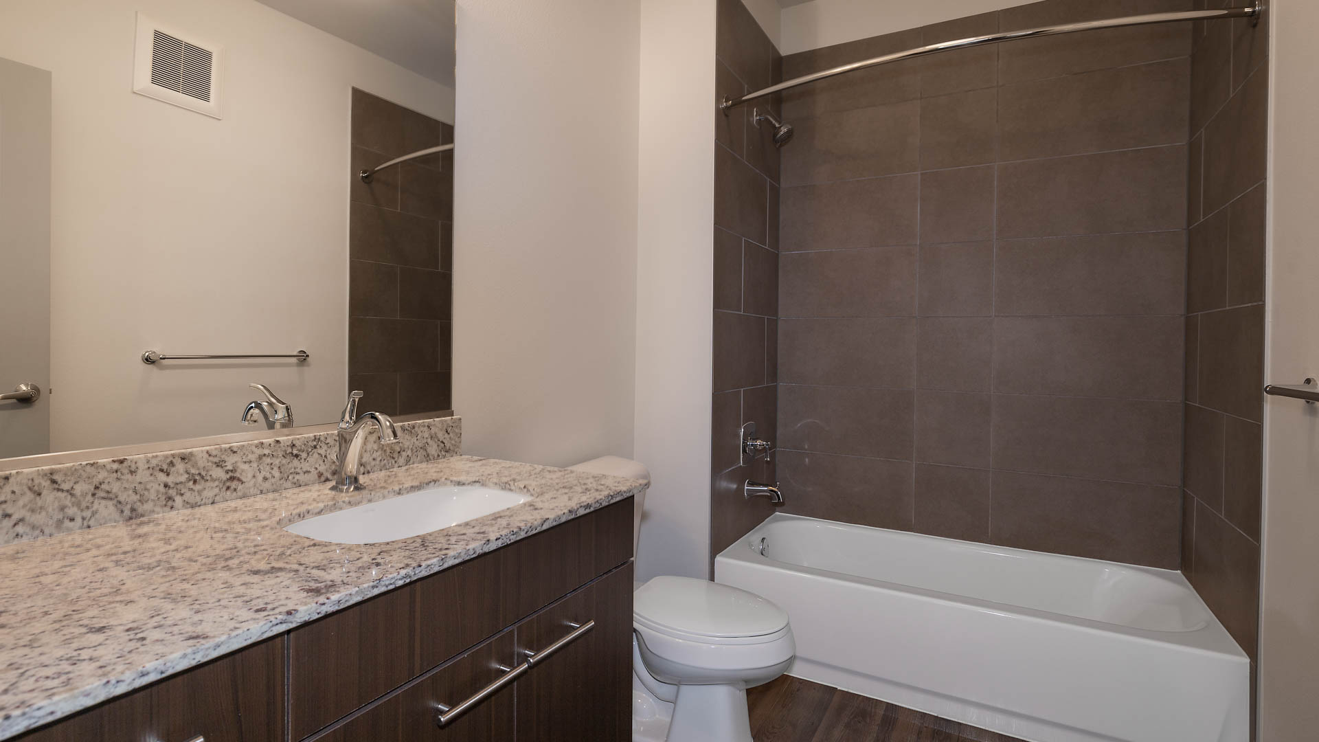 Milehouse Apartments 3 of 8