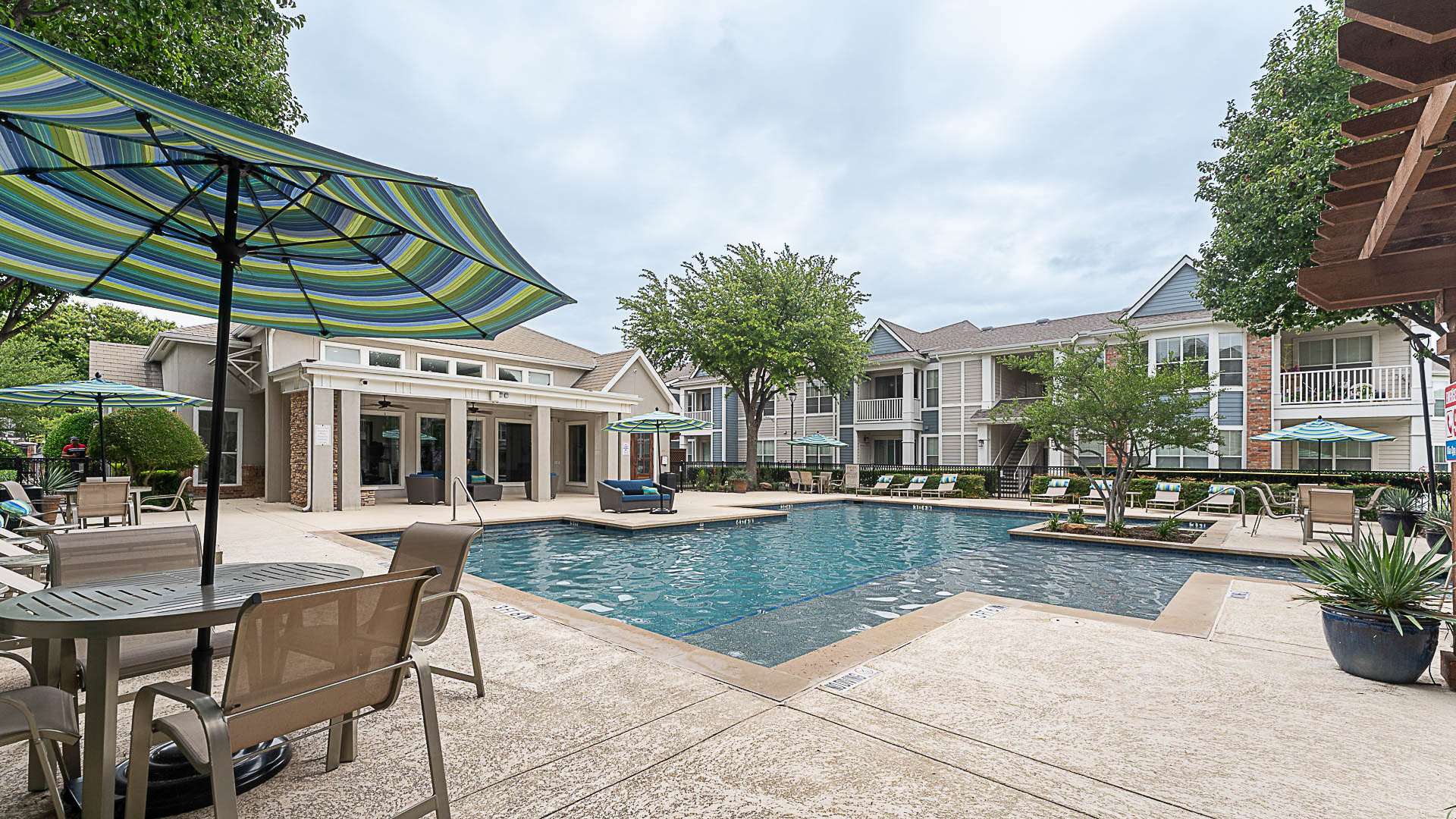 Pool at Kia Ora Park Apartments
