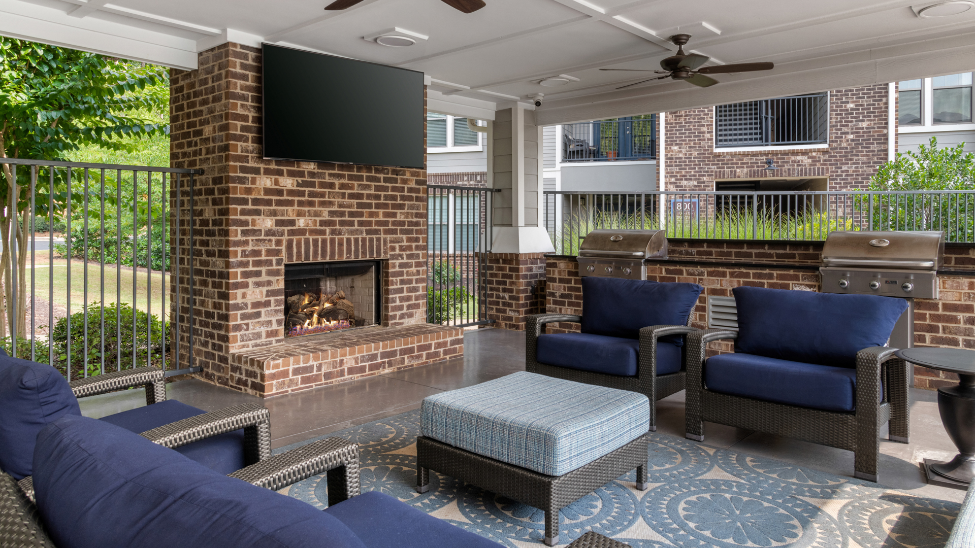 Grill area at Station 92 Apartments