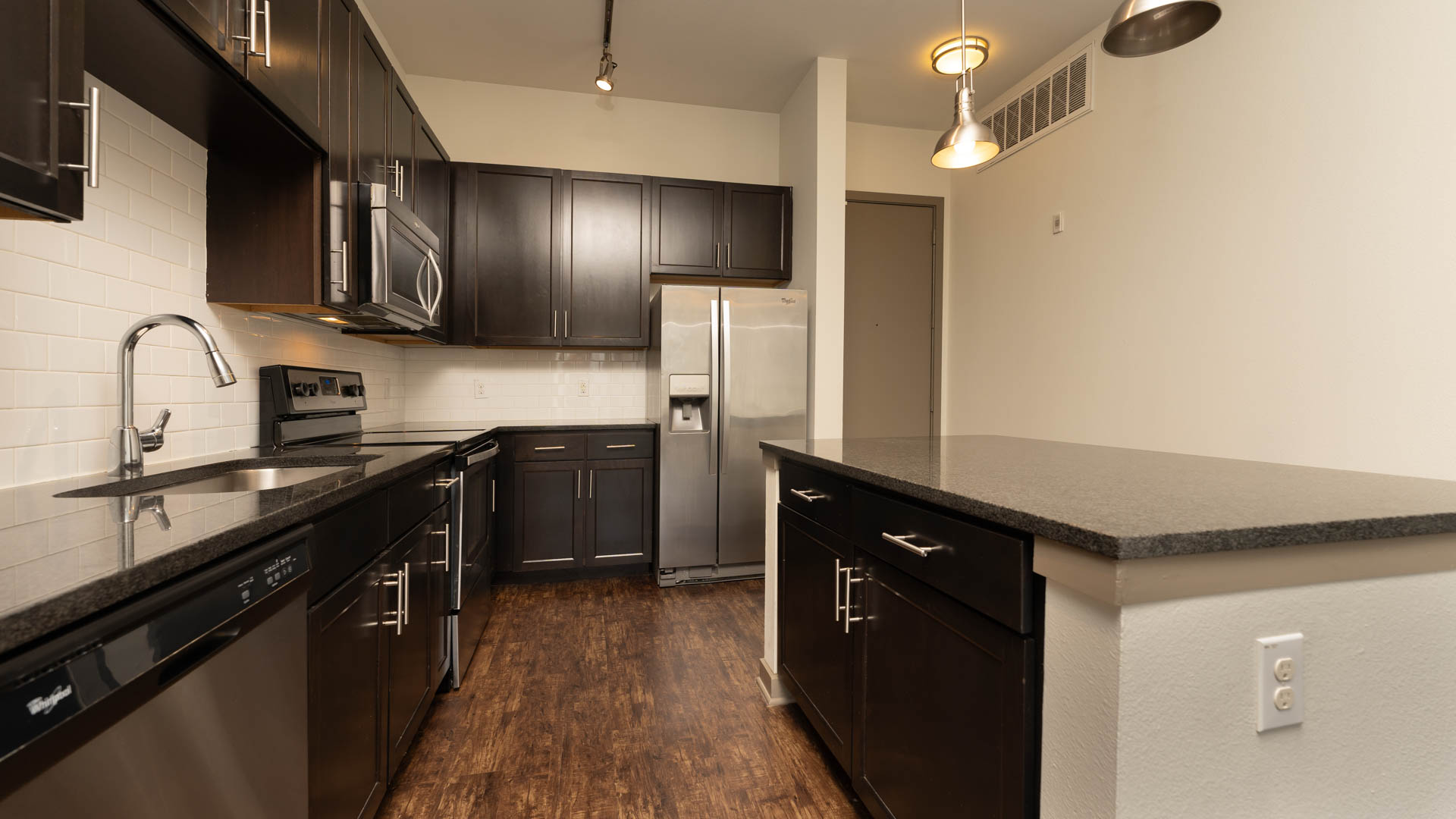 Crest at Park Central Apartments 7 of 12