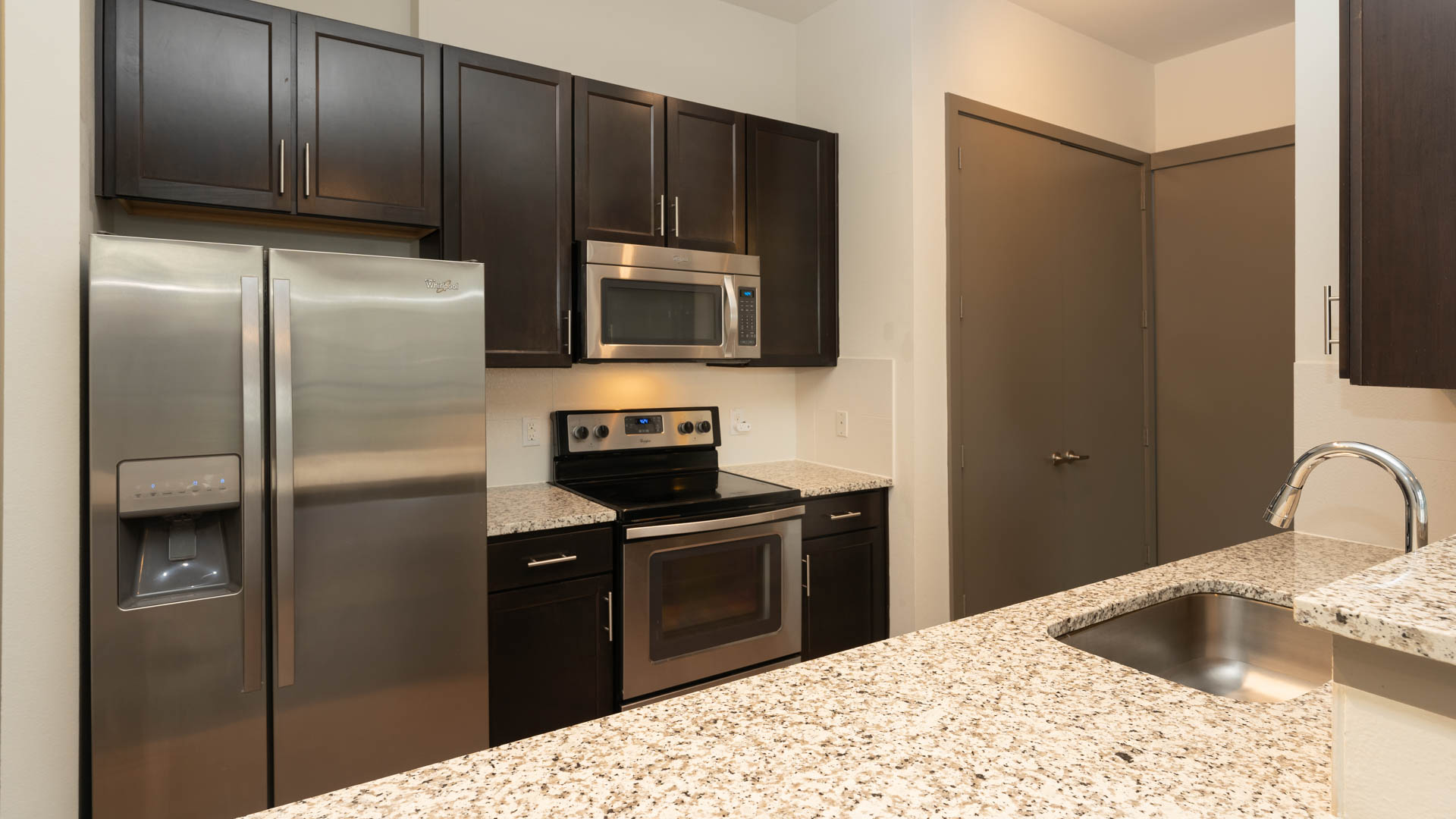 Crest at Park Central Apartments 10 of 12