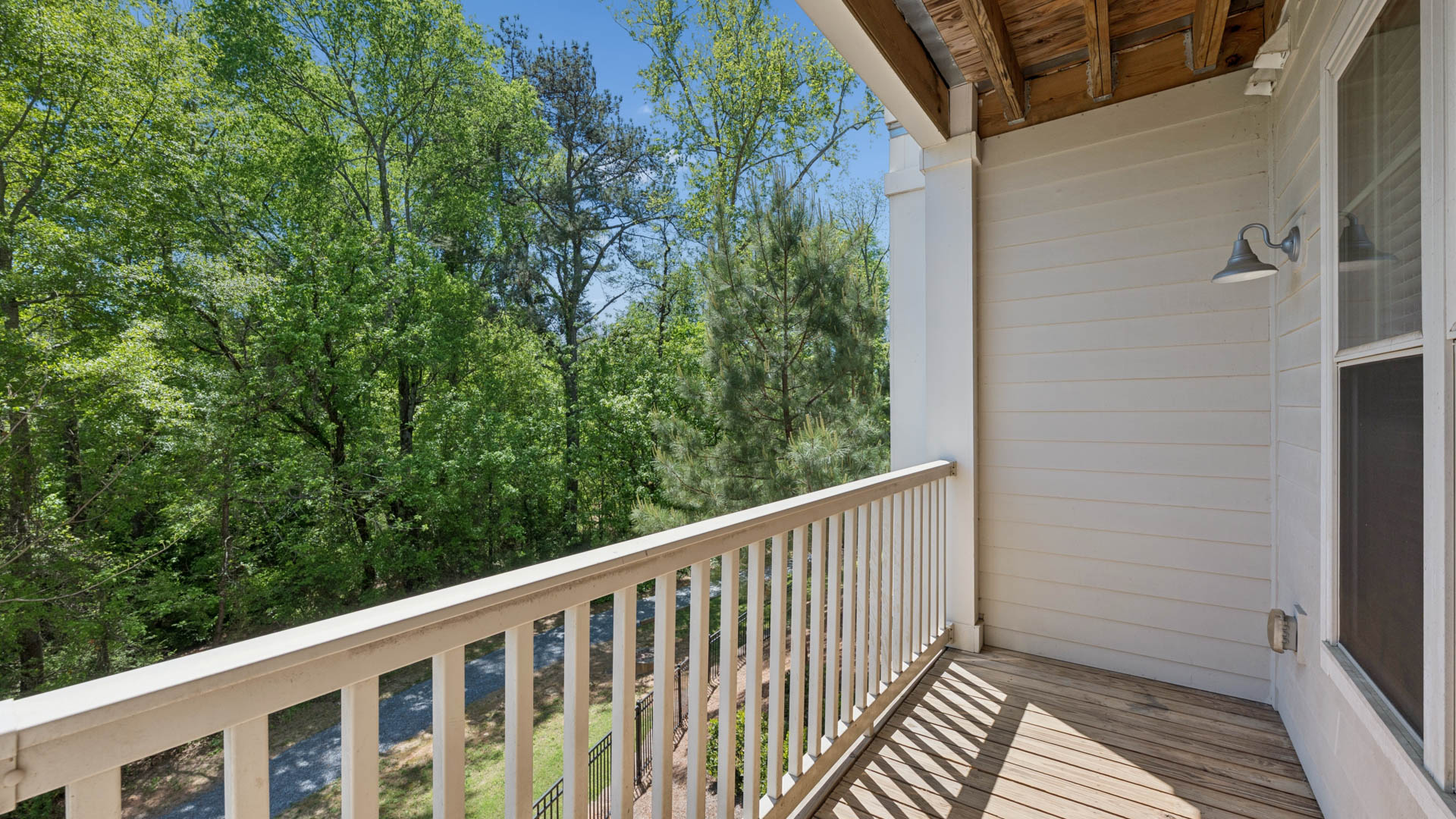 Sixes Ridge Apartments 3 of 8