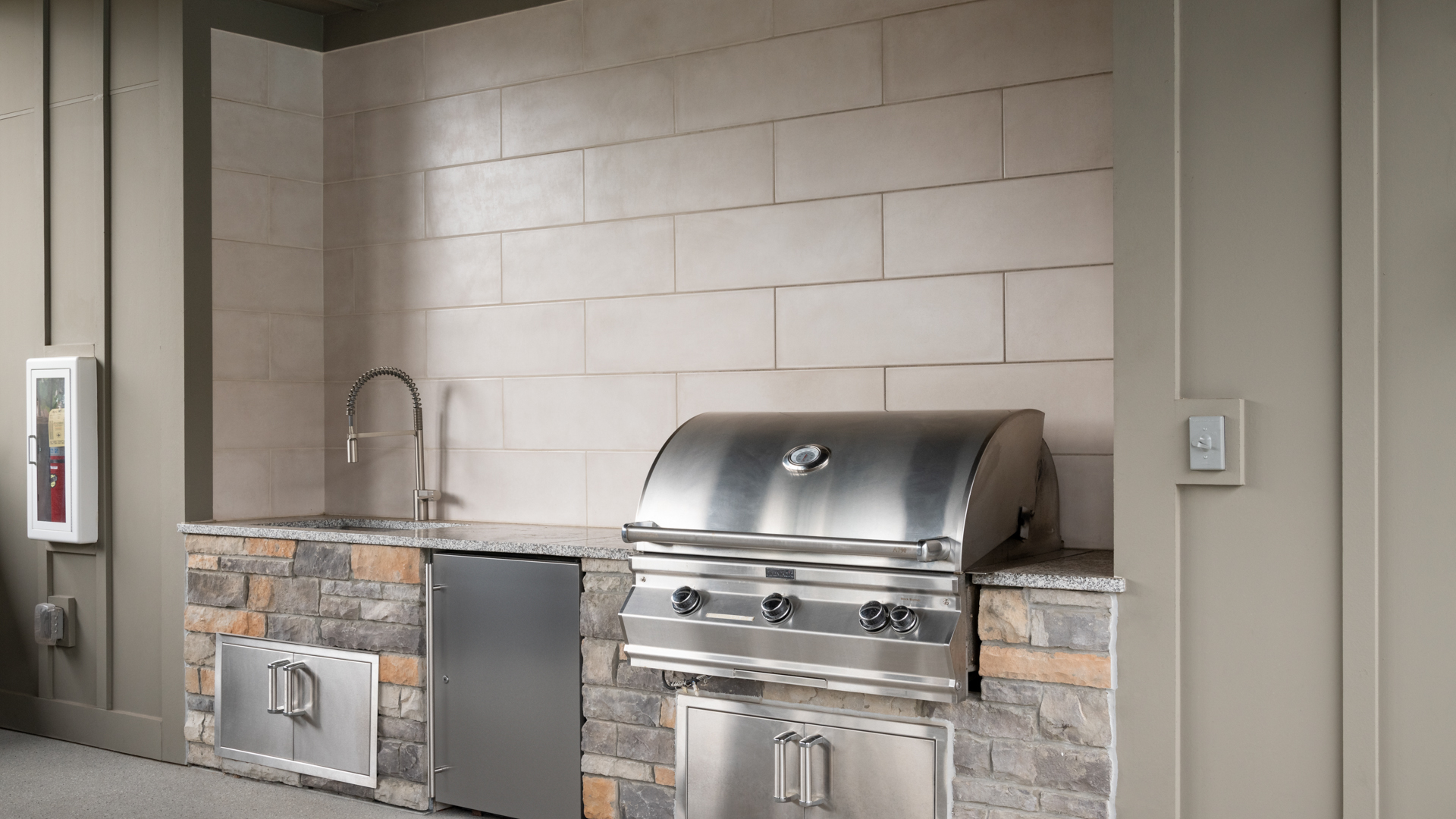 Grill area at Sixes Ridge Apartments (1 of 3)