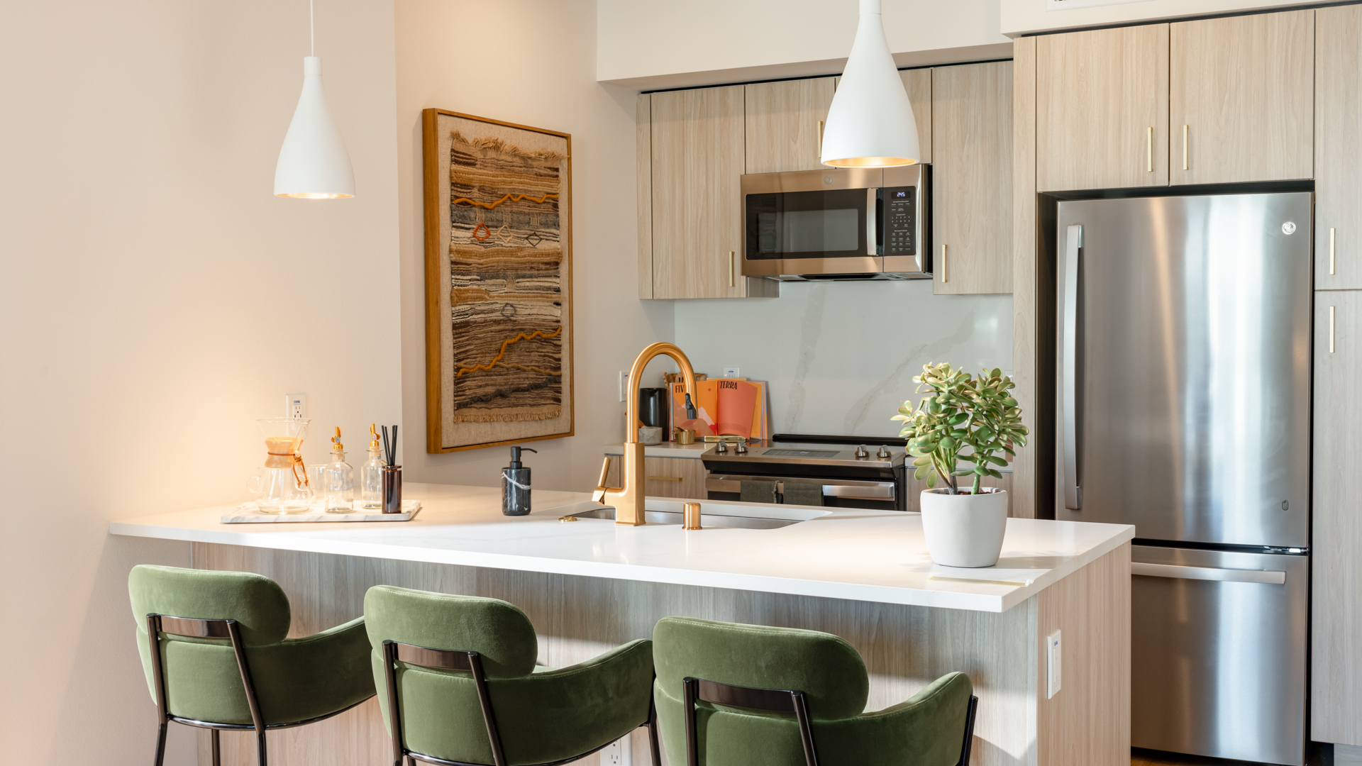 Lorien Apartments 4 of 12