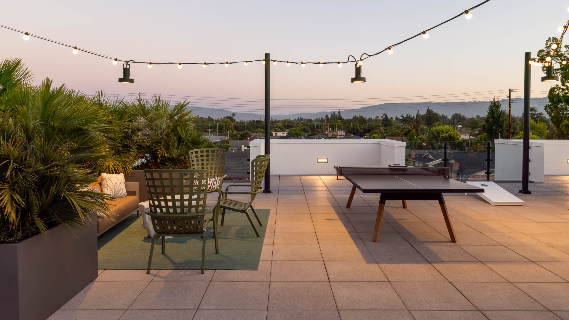 Roof deck at Lorien Apartments (5 of 6)