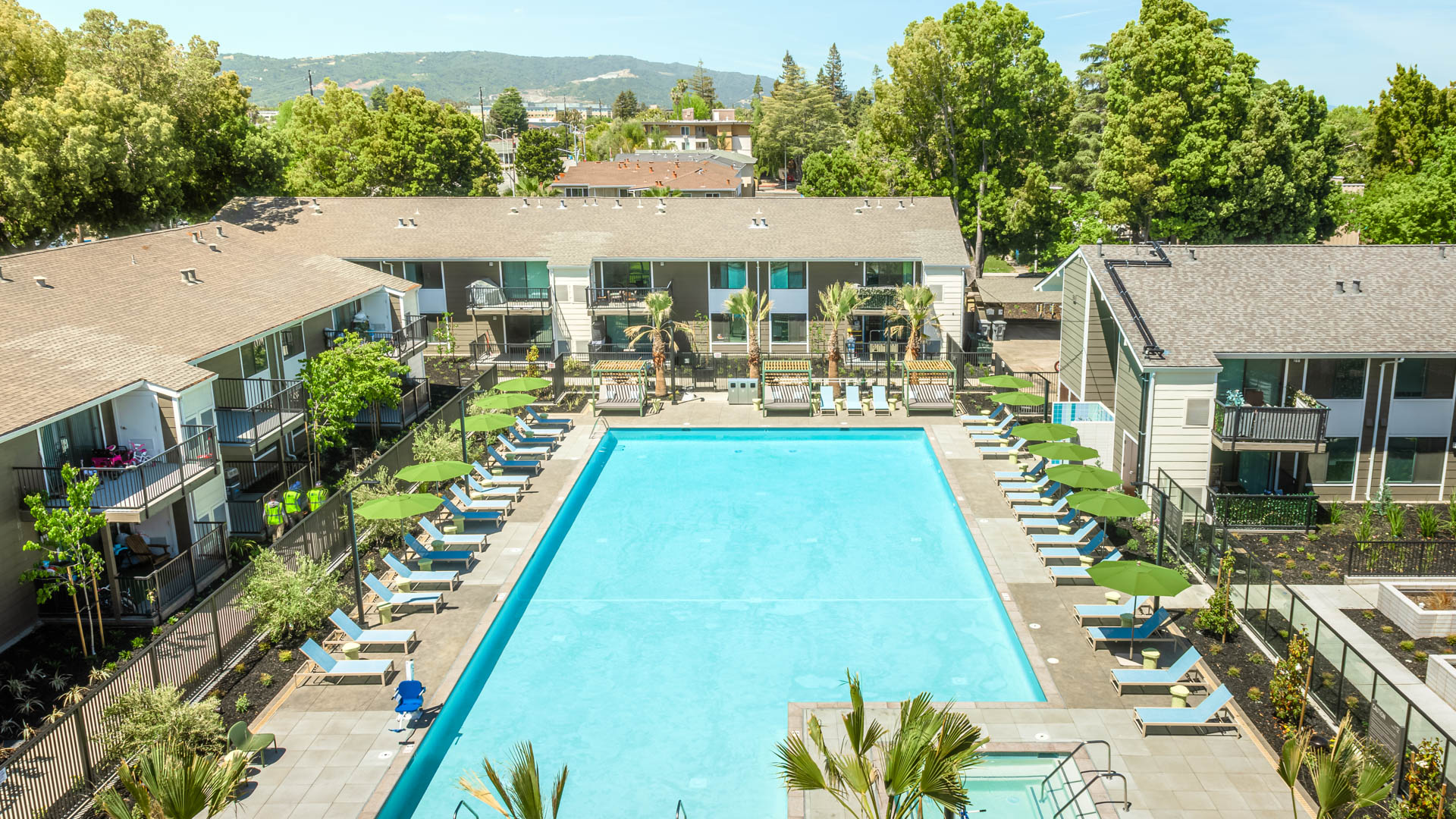 Pool at Lorien Apartments (1 of 4)