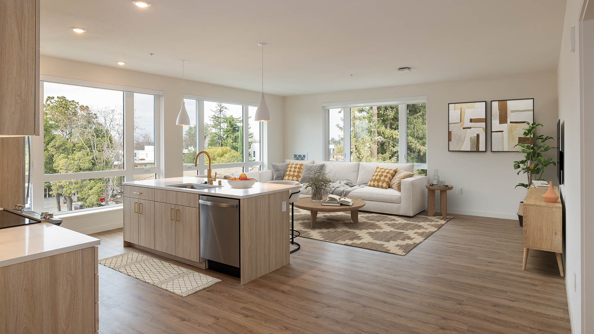 Lorien Apartments 9 of 12