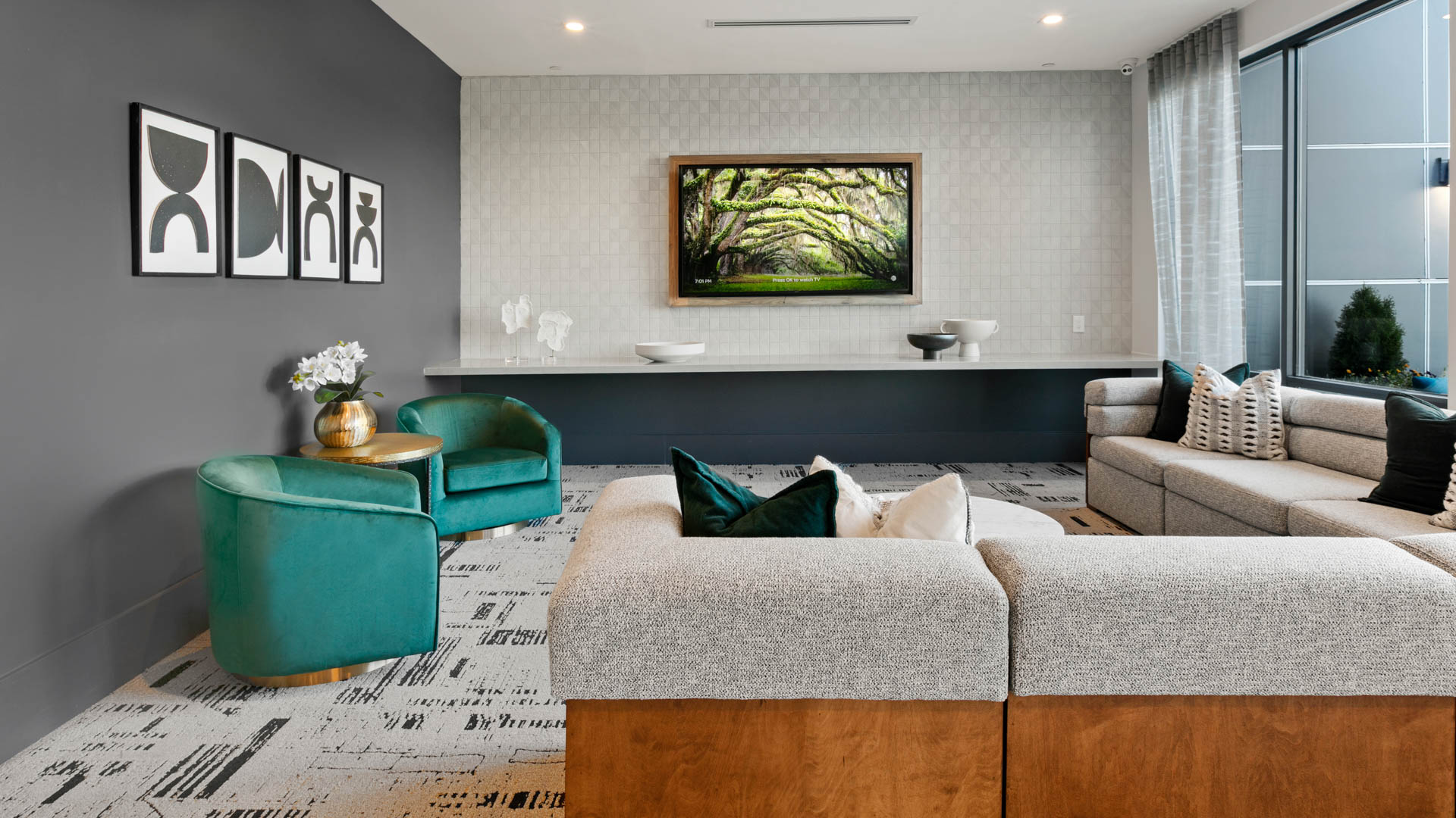 Lounge at Stillhouse Vinings Apartments (1 of 8)