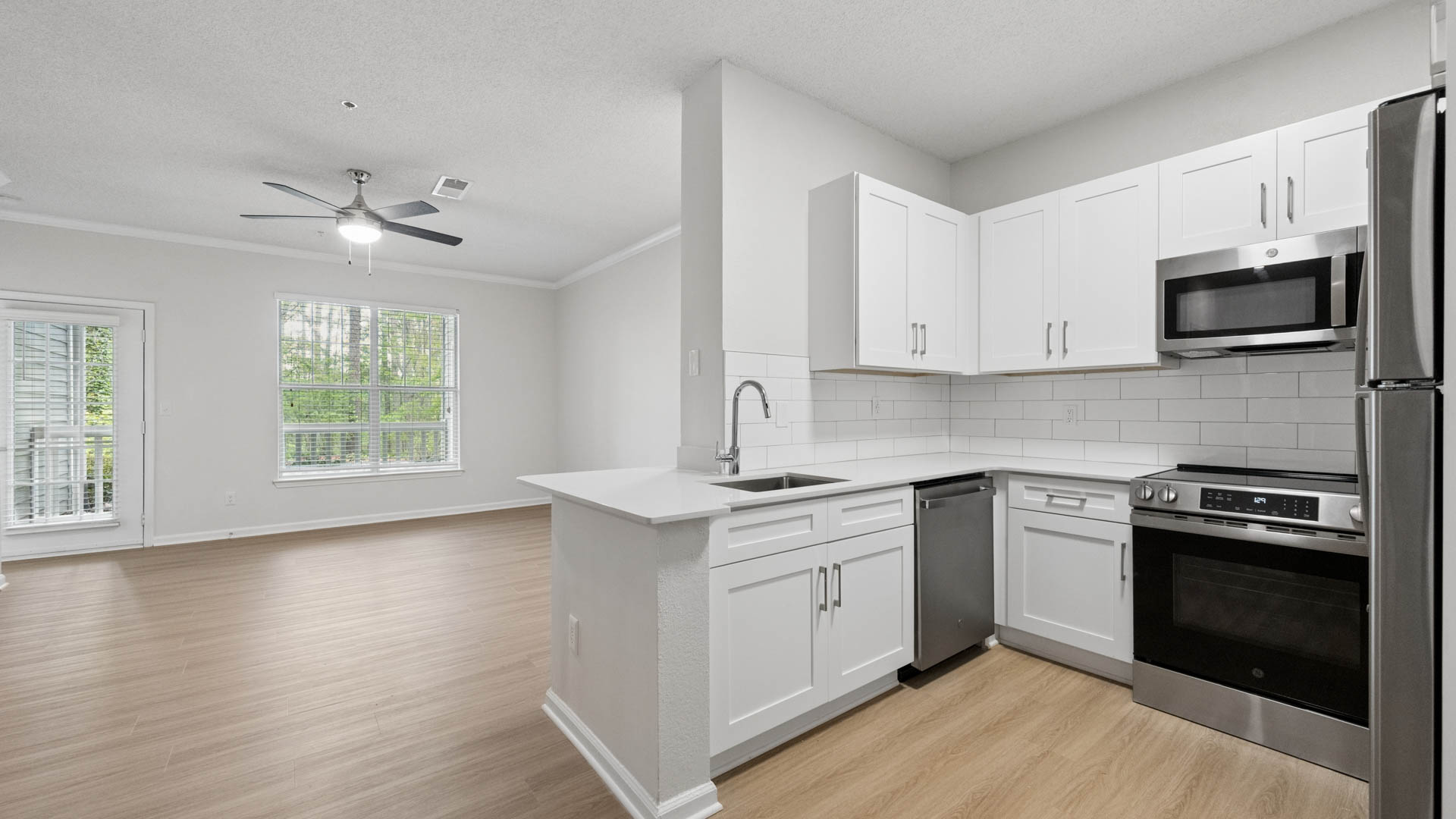 Lex Alpharetta Apartments 9 of 12