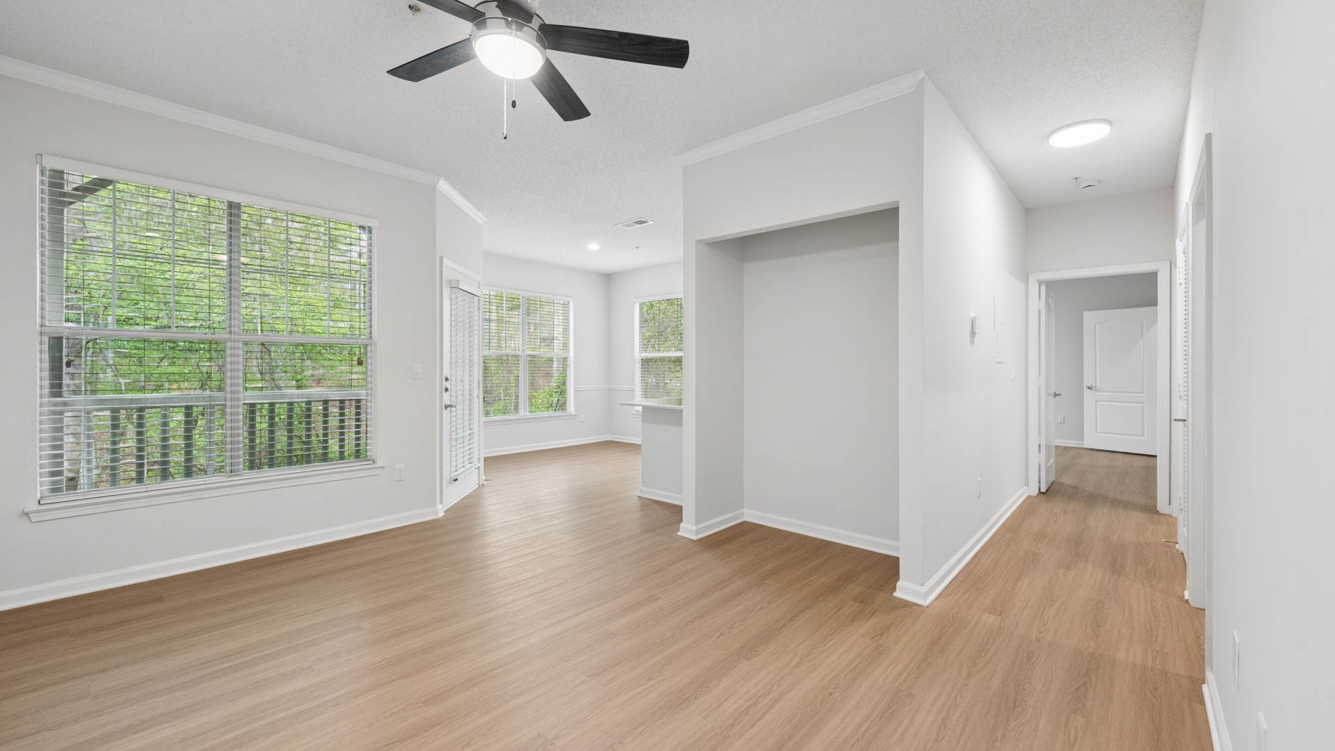 Lex Alpharetta Apartments 3 of 10