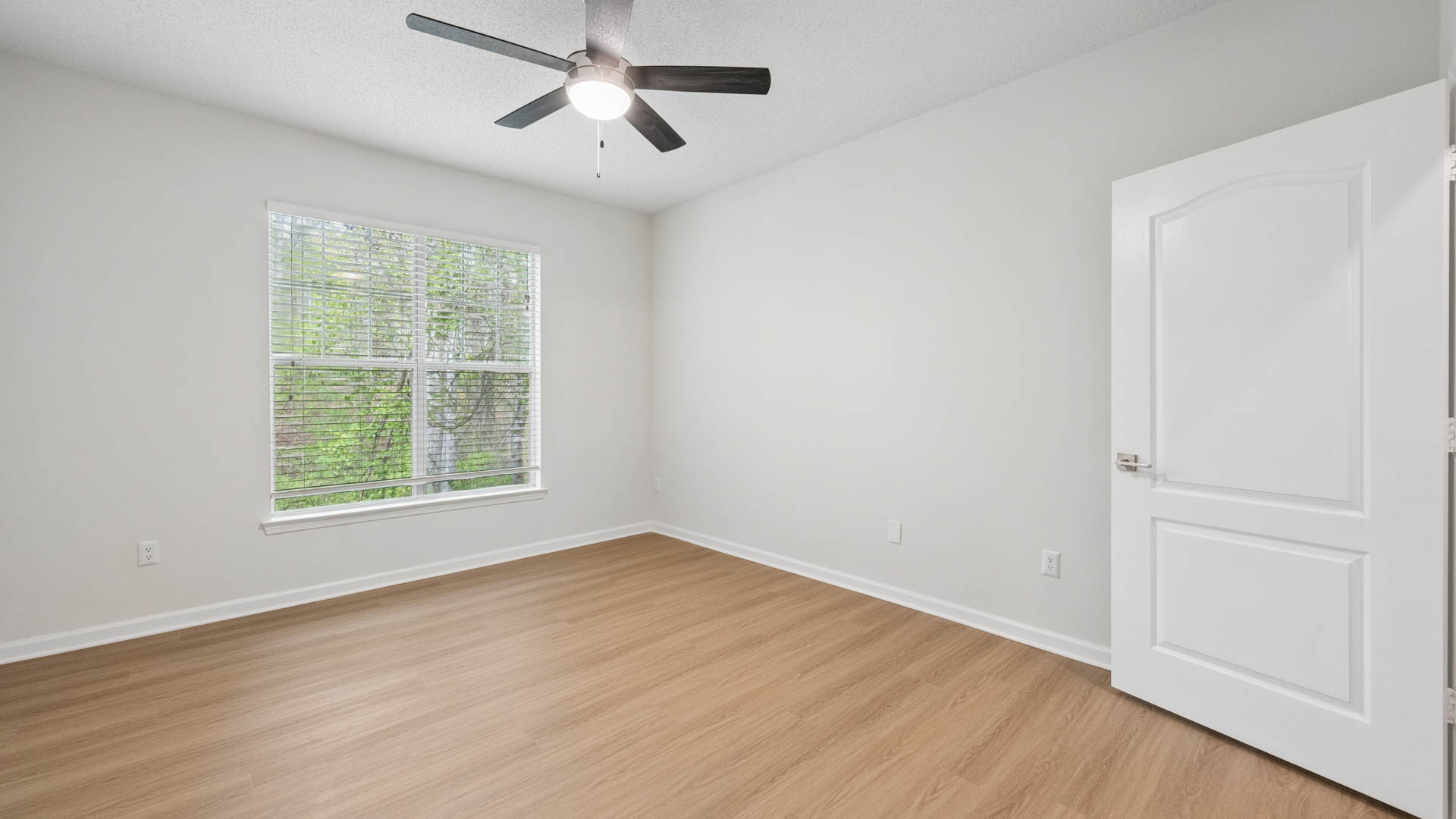 Lex Alpharetta Apartments 4 of 10