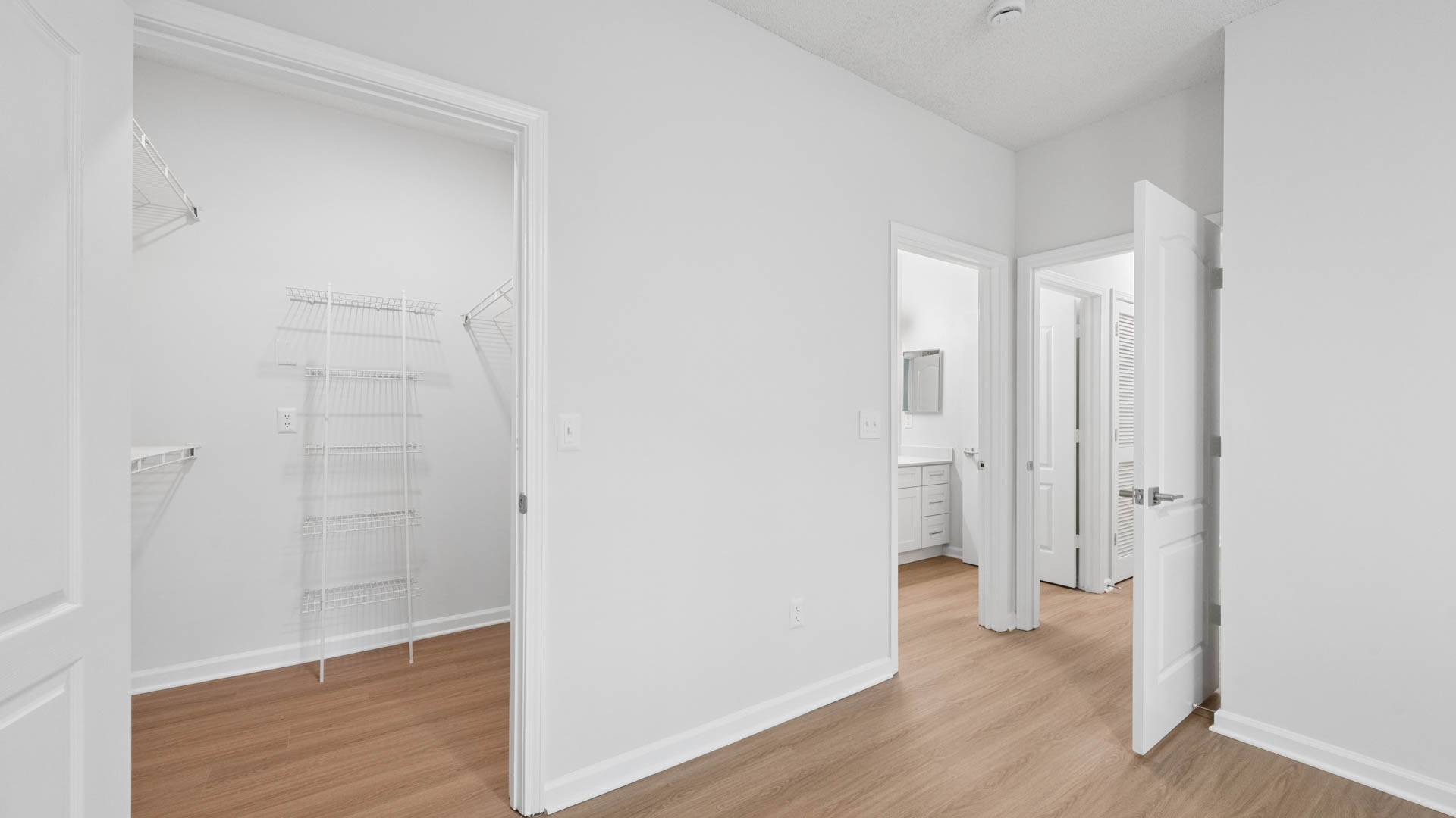 Lex Alpharetta Apartments 5 of 10