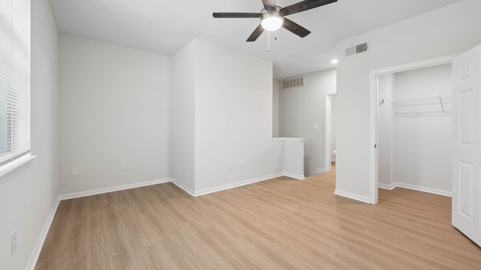 Summit Crossing Apartments 4 of 7