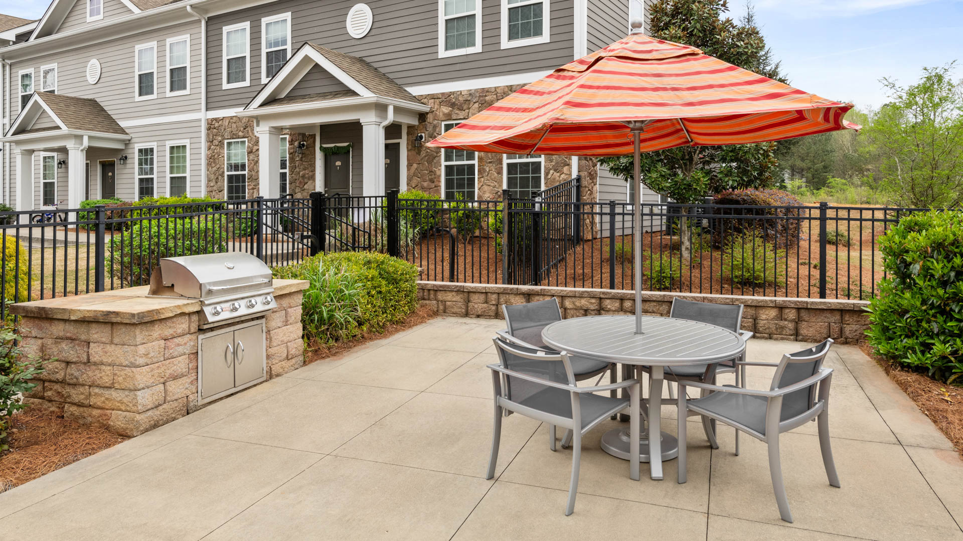 Grill area at Summit Crossing Apartments (1 of 4)